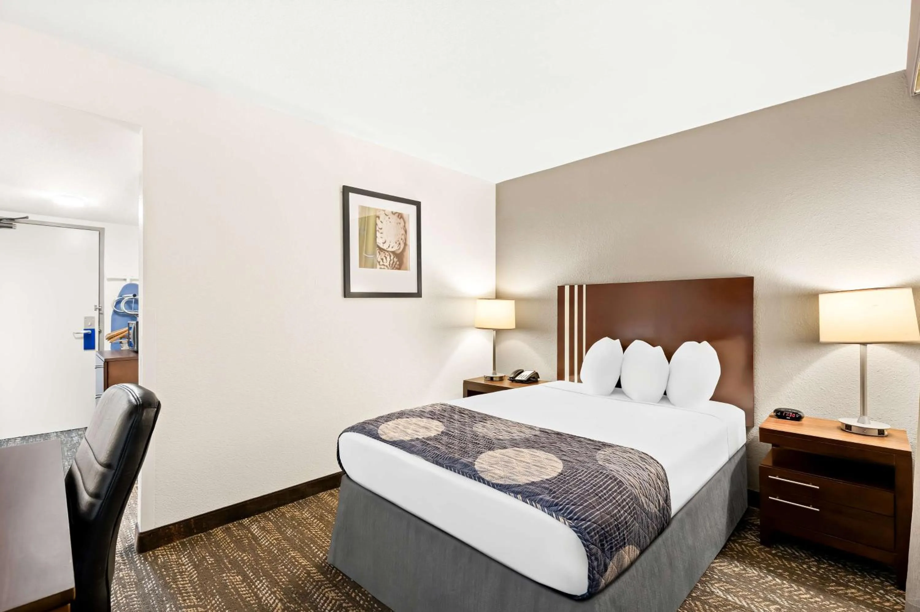 Bedroom, Bed in Best Western Yacht Harbor Hotel