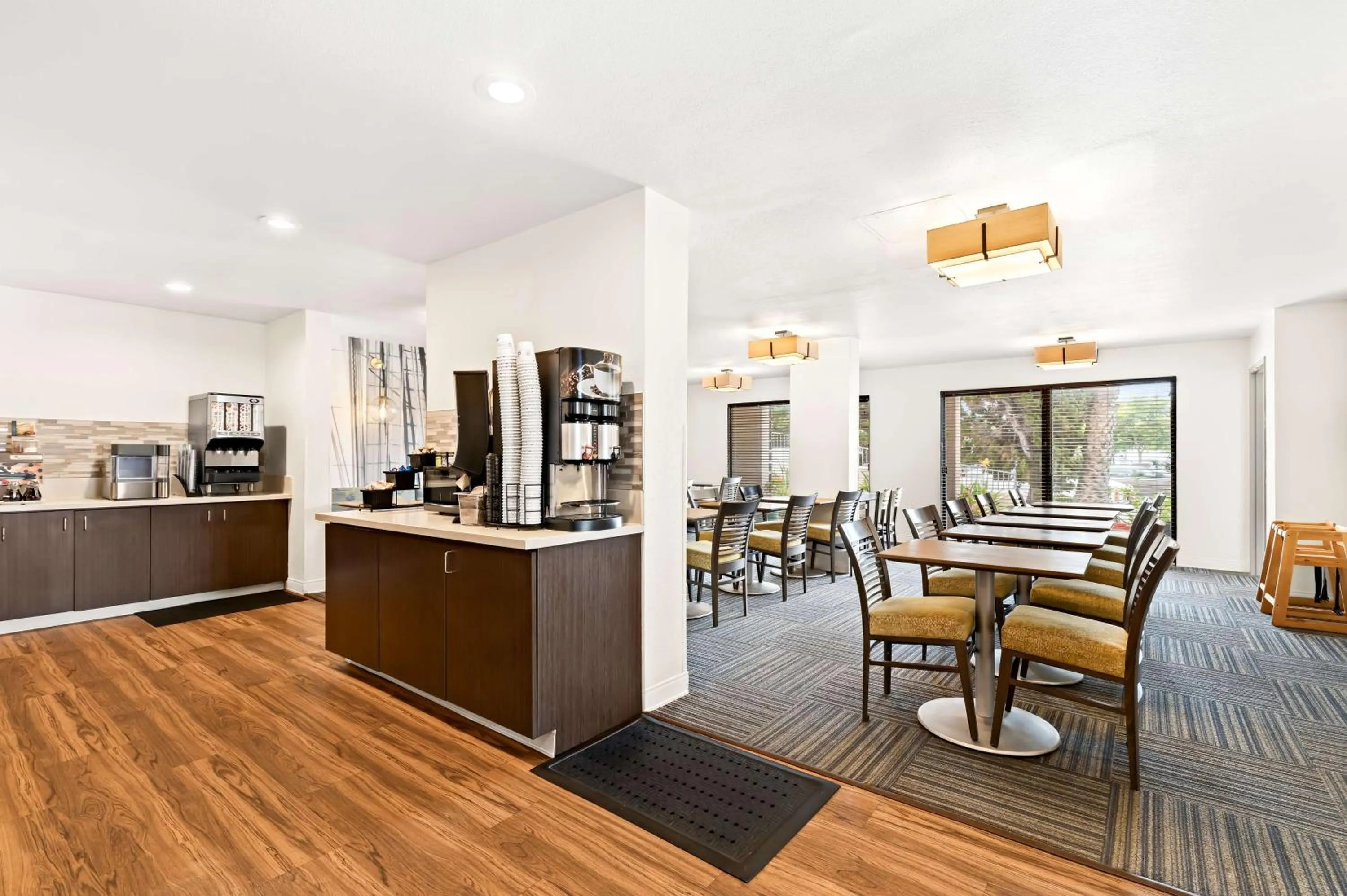 Breakfast in Best Western Yacht Harbor Hotel