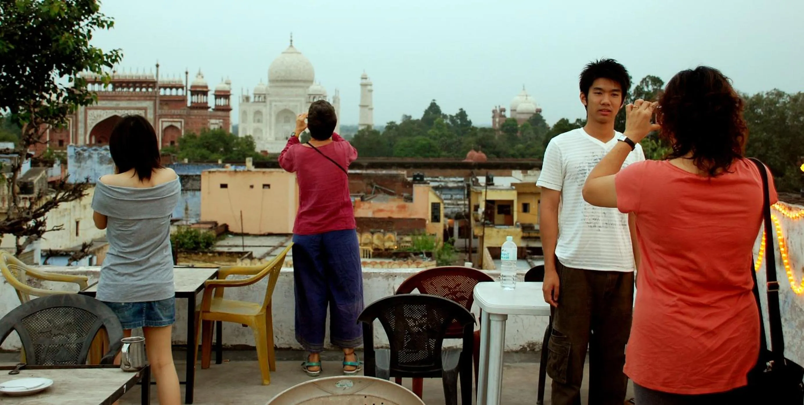 Restaurant/places to eat in Hotel Kamal Nearest To Taj Mahal