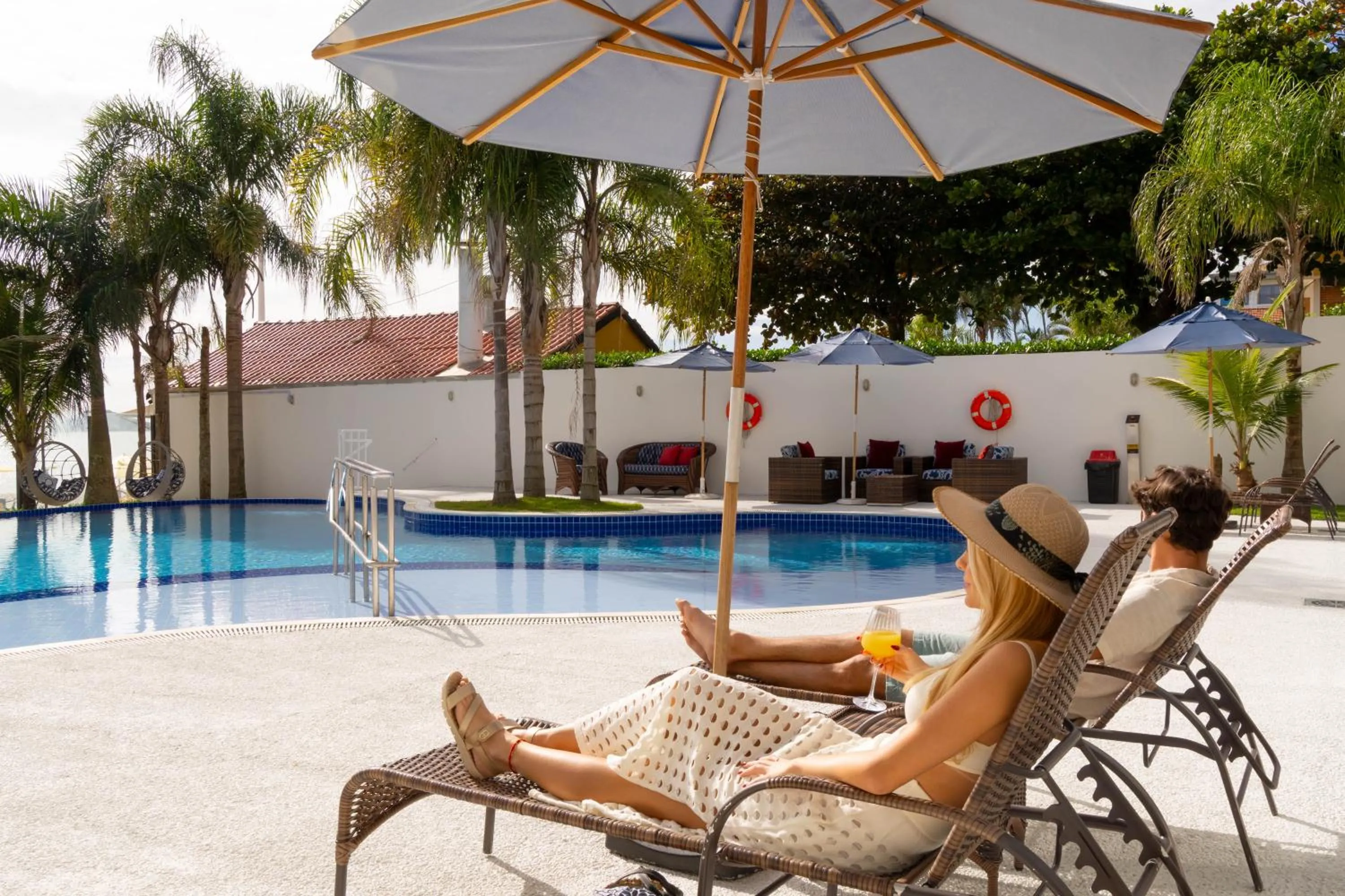 Swimming pool in Hotel Palace 1