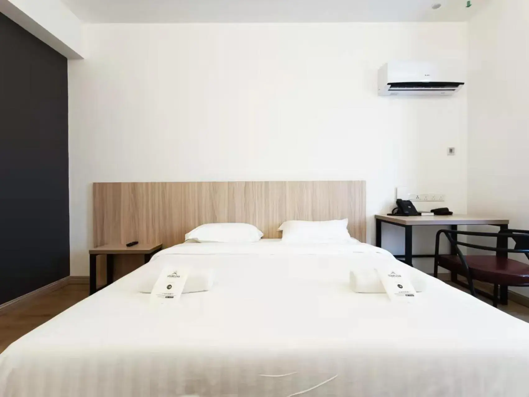 Bedroom, Bed in Starlink Hotel Bedroom, Bed in Starlink Hotel