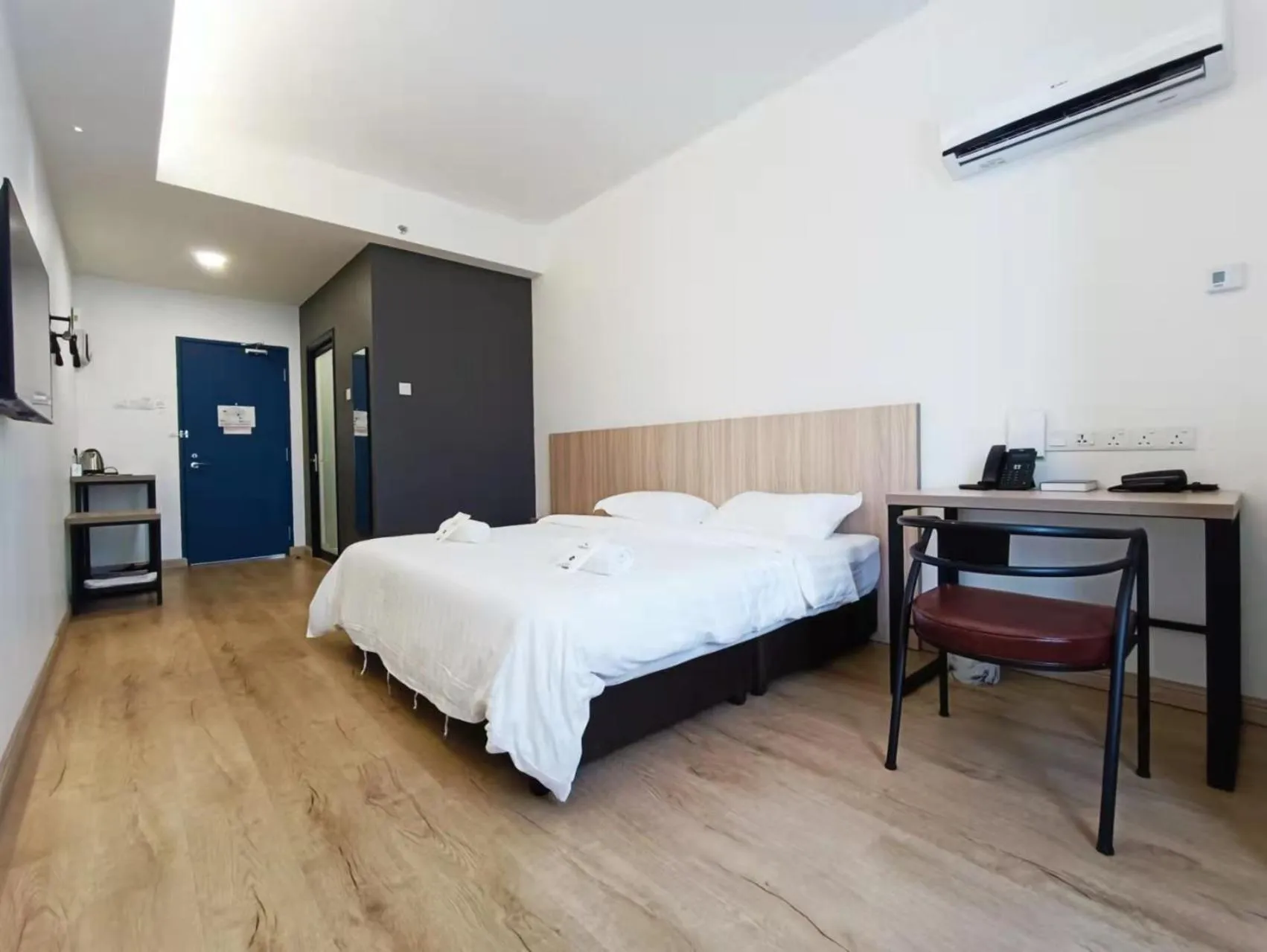 Bedroom, Bed in Starlink Hotel