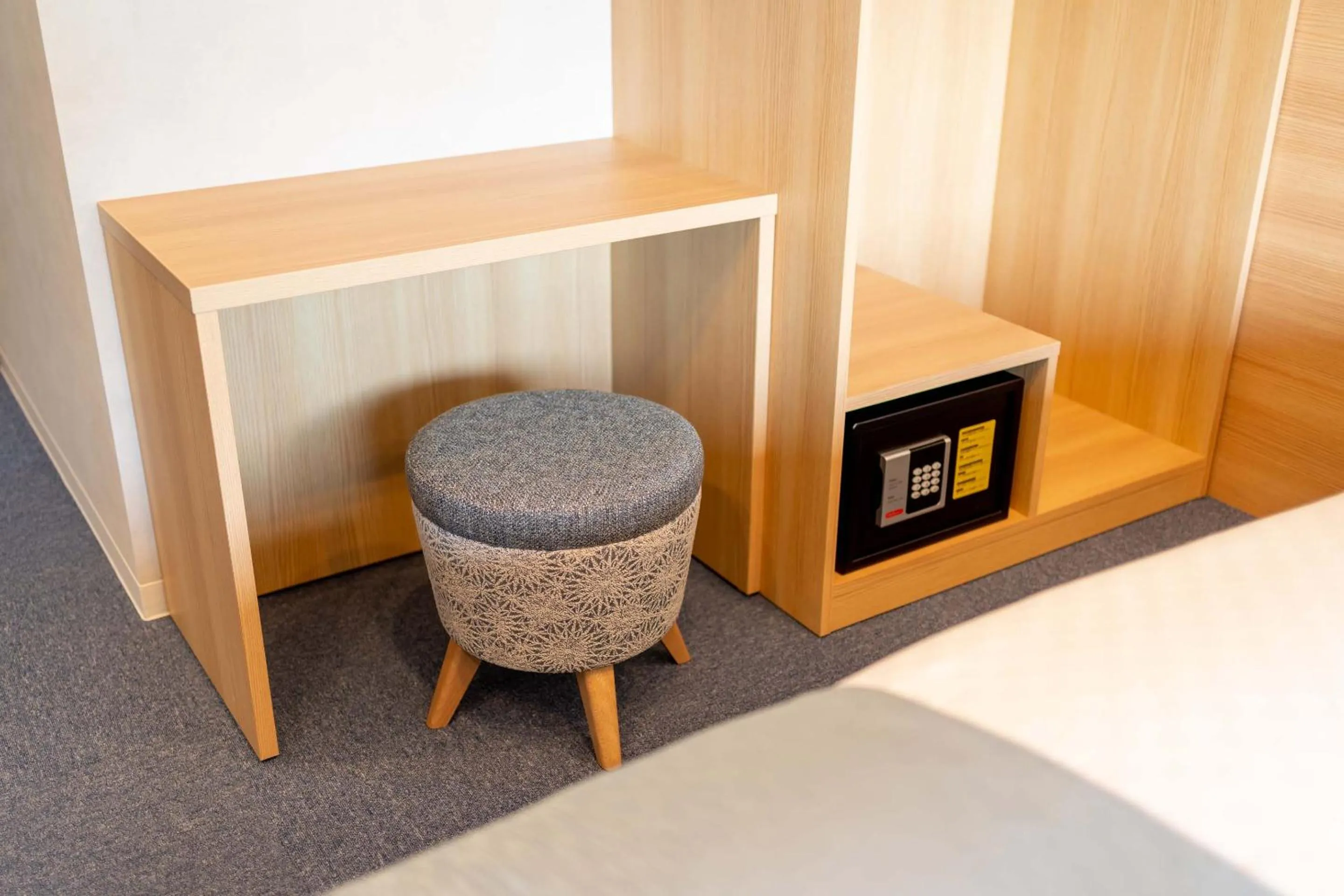 safe, Bed in RESI STAY Kyo Ryuvilux Nijo