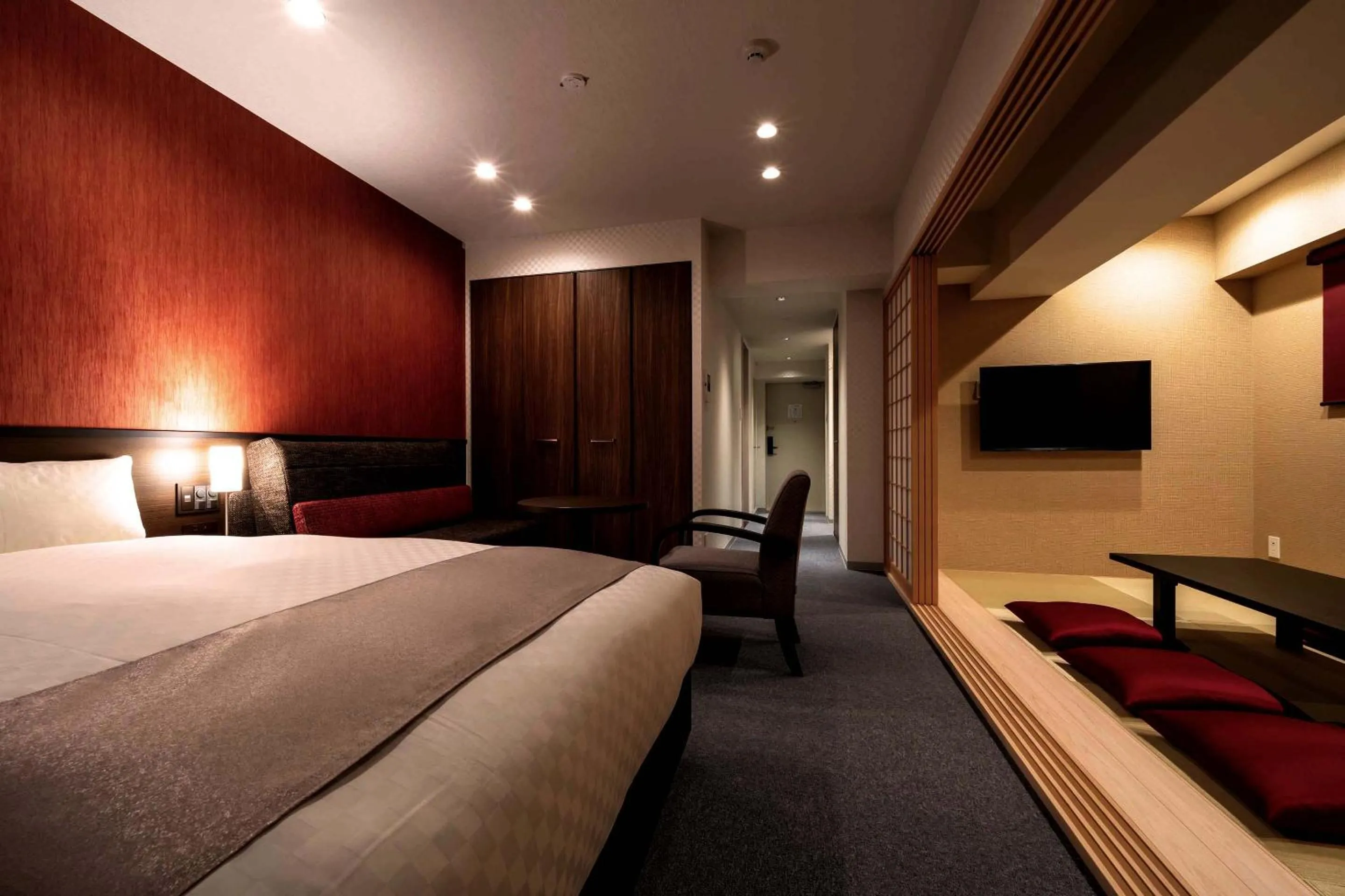 Seating area, Bed in RESI STAY Kyo Ryuvilux Nijo