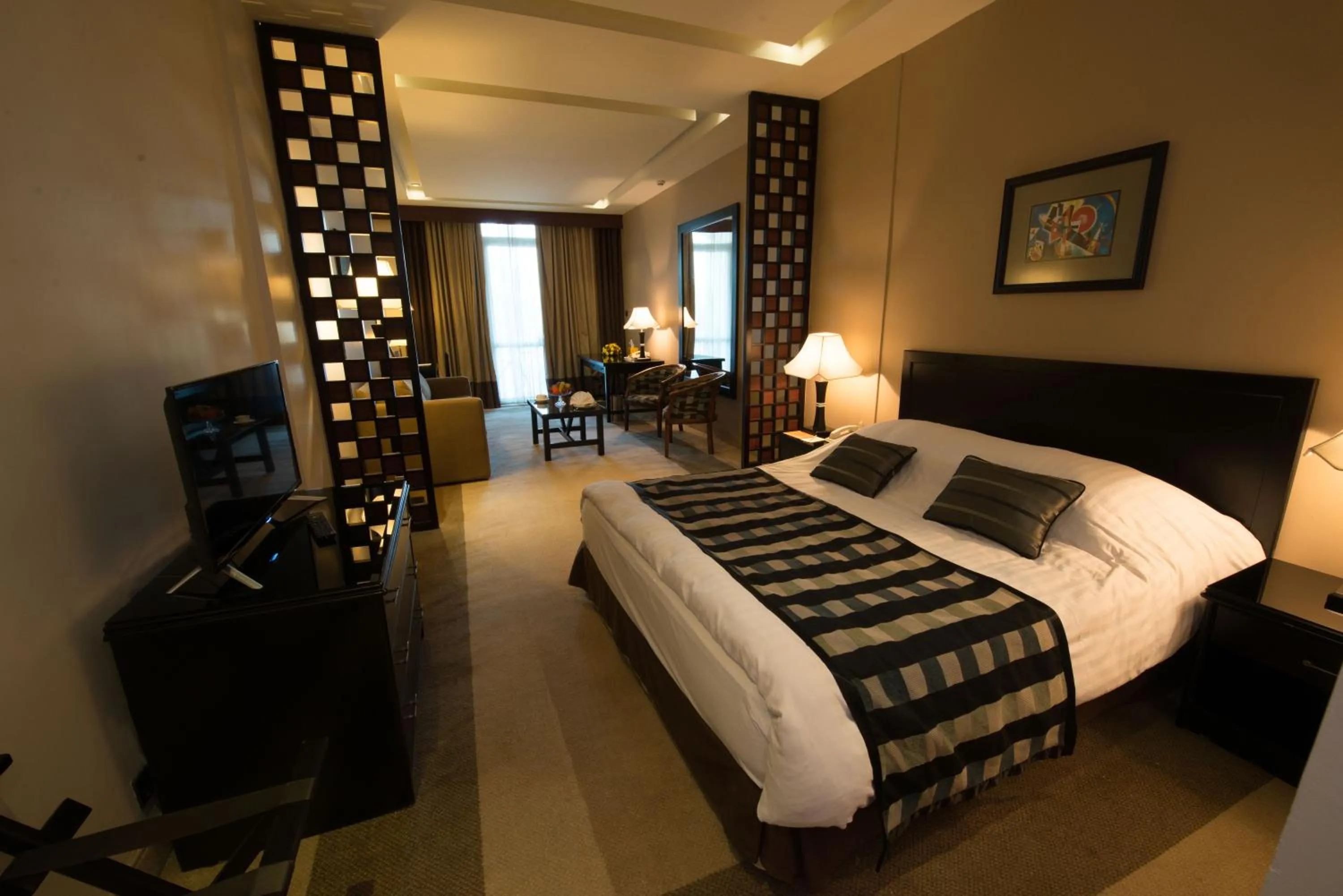 Bedroom, Bed in Century Park Hotel