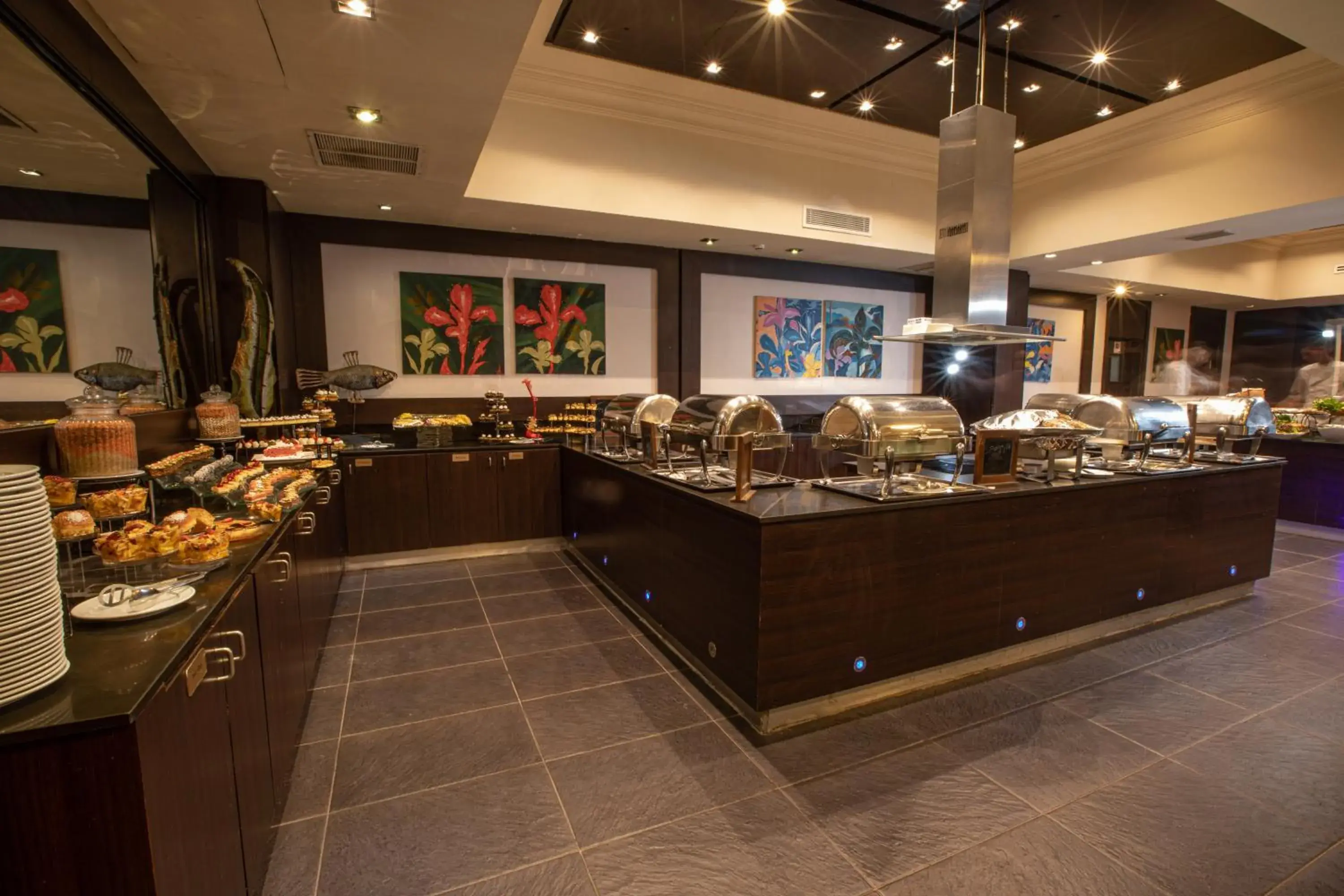 Restaurant/places to eat in Century Park Hotel Restaurant/places to eat in Century Park Hotel