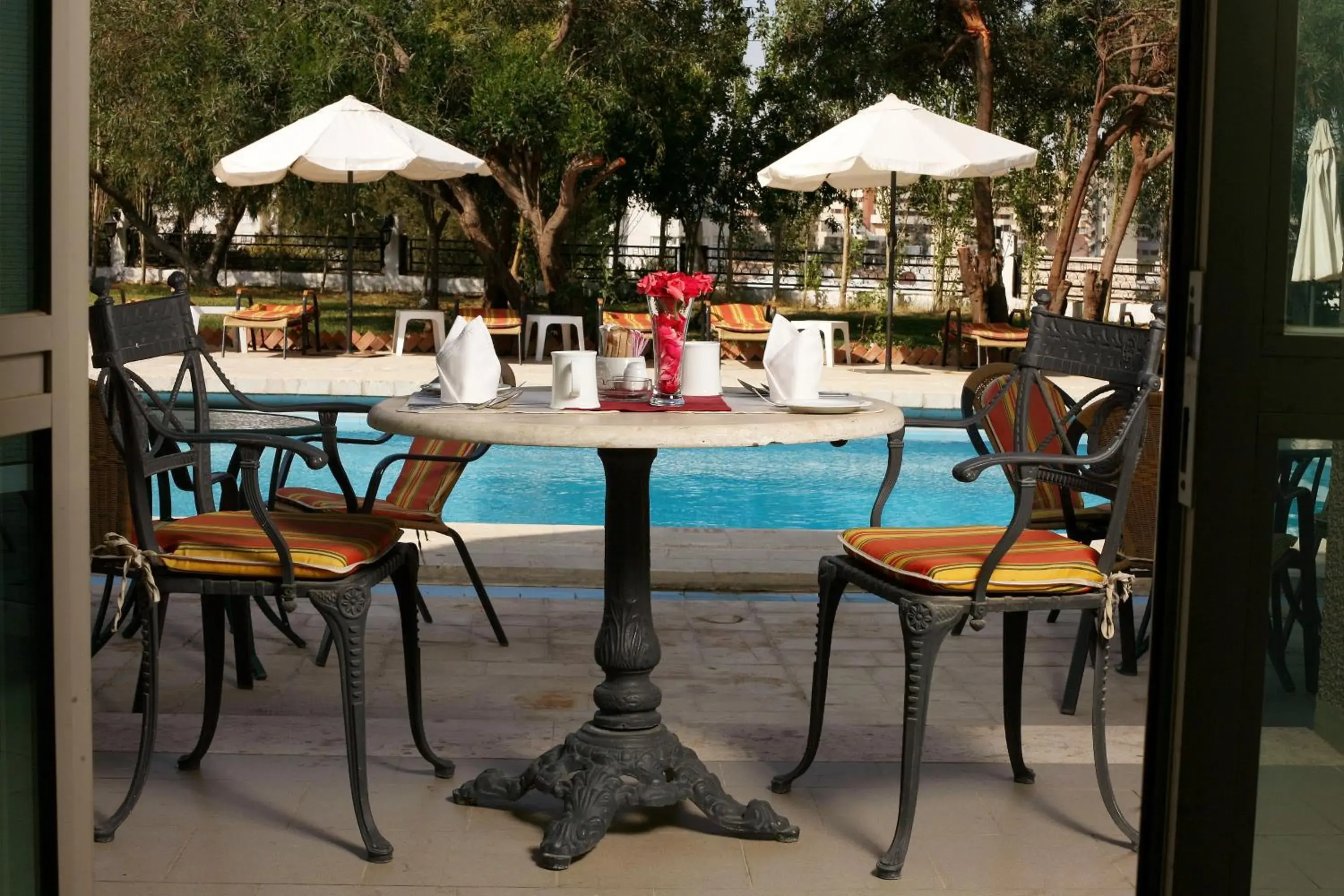 Restaurant/places to eat in Century Park Hotel Restaurant/places to eat in Century Park Hotel