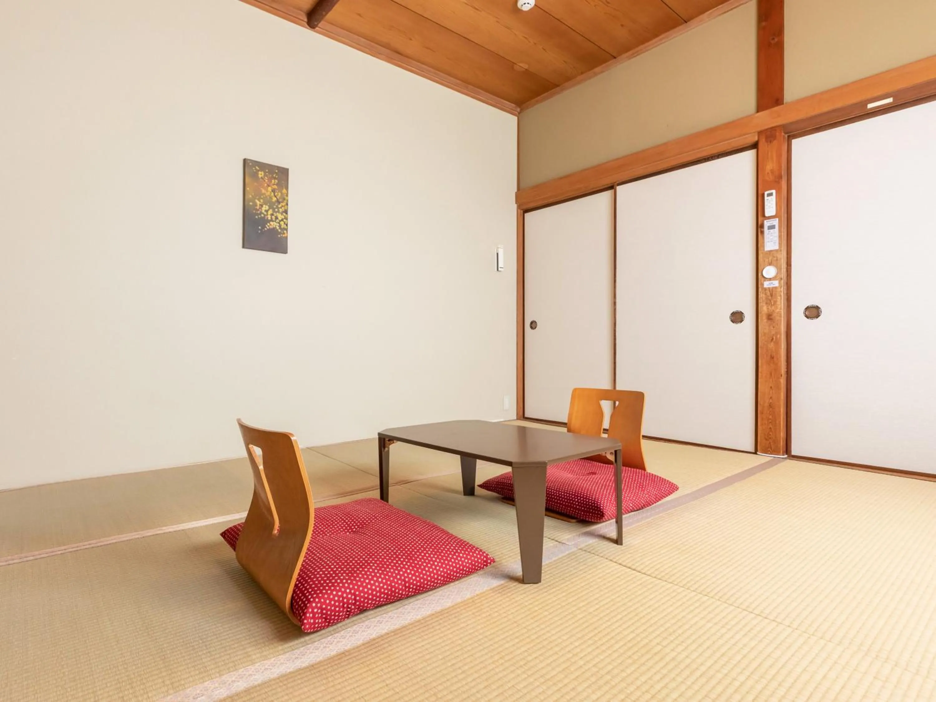 Photo of the whole room in Kousen Annex Kazeya Group