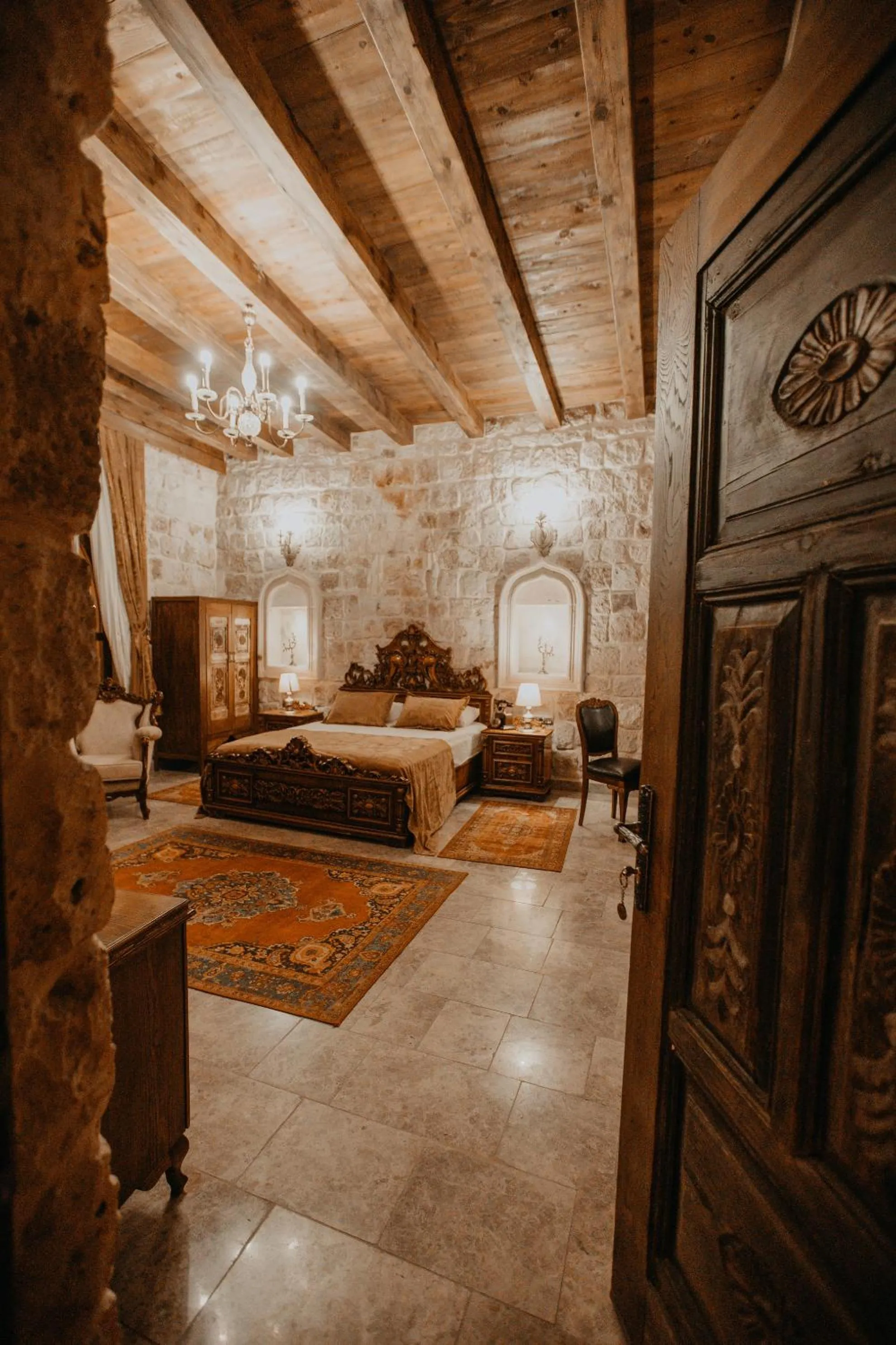 Photo of the whole room, Bed in Serenus Cave Suites