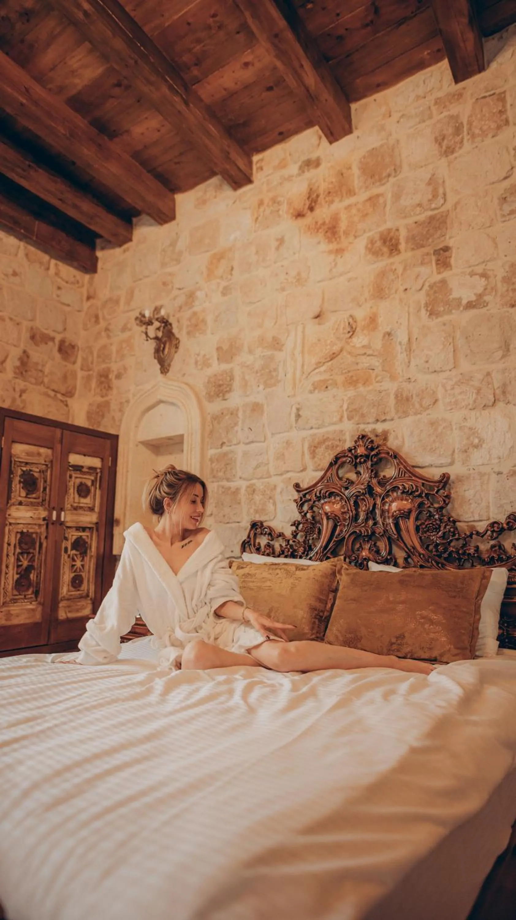 Massage, Bed in Serenus Cave Suites