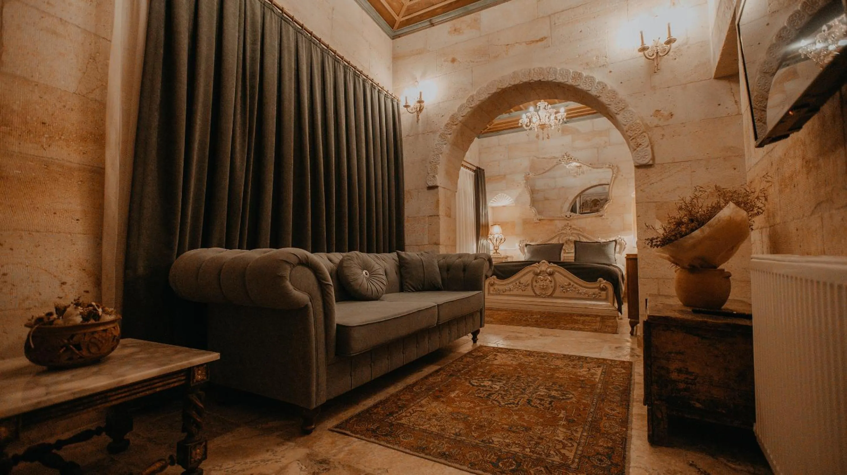 Photo of the whole room in Serenus Cave Suites