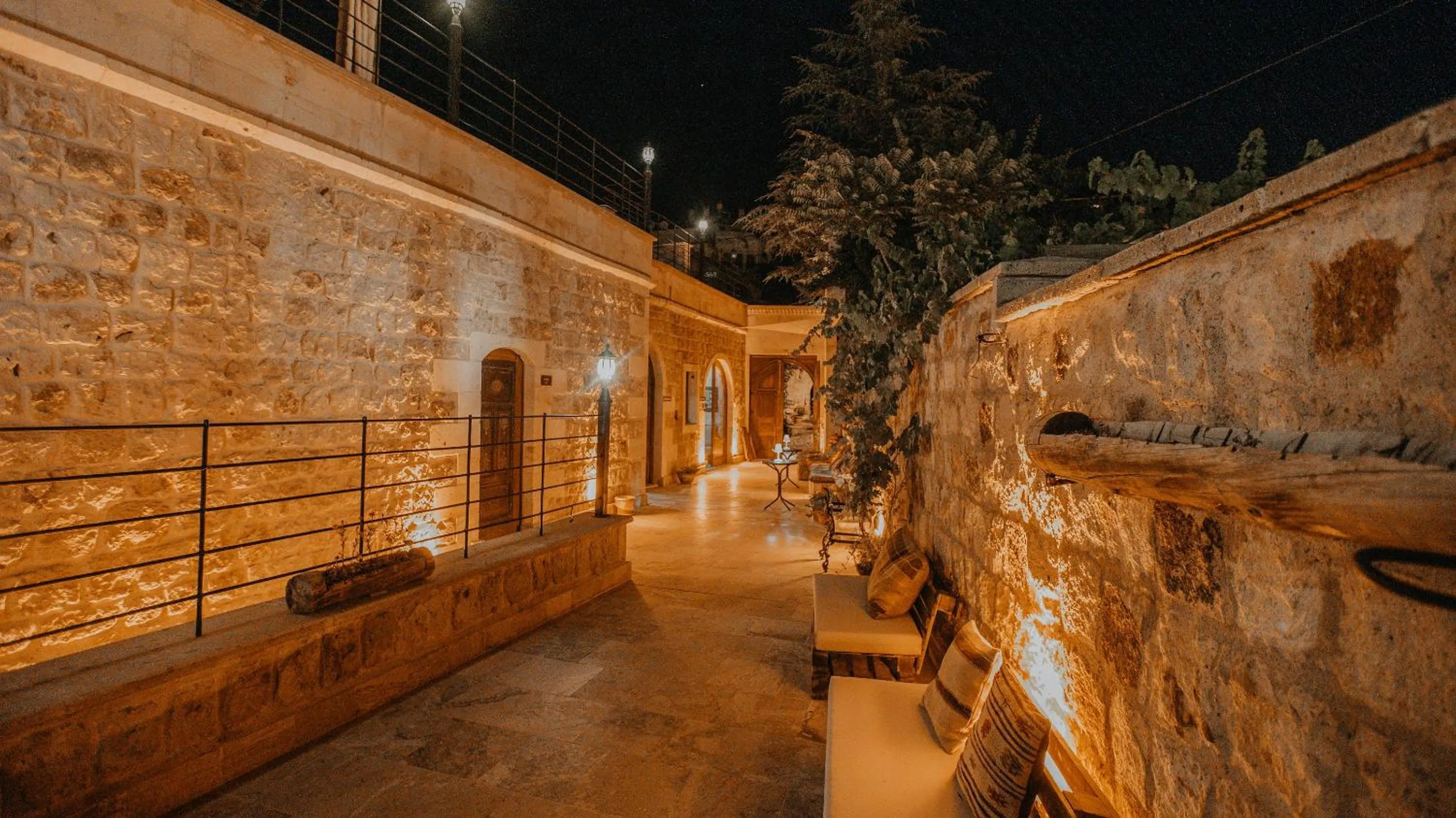 Billiard in Serenus Cave Suites