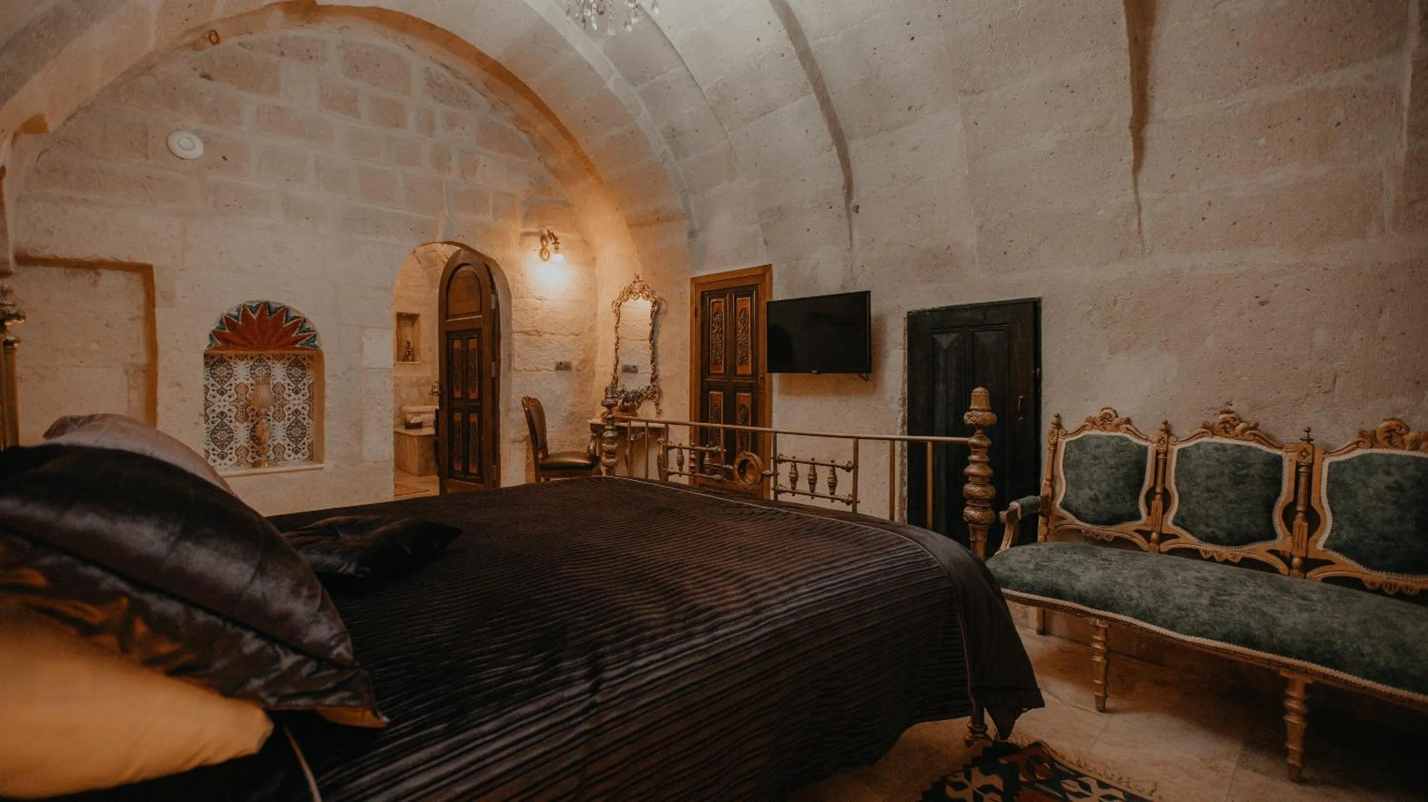 Bedroom in Serenus Cave Suites