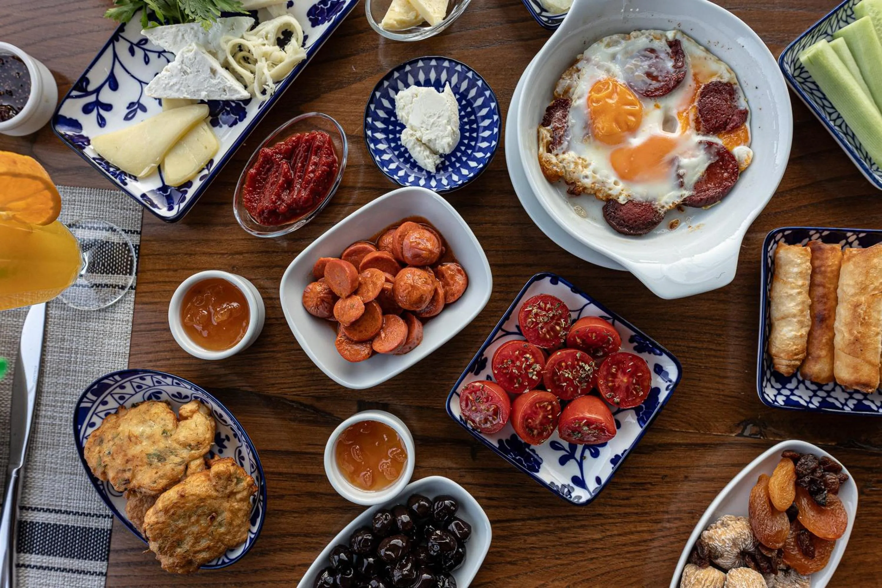 Breakfast in Serenus Cave Suites