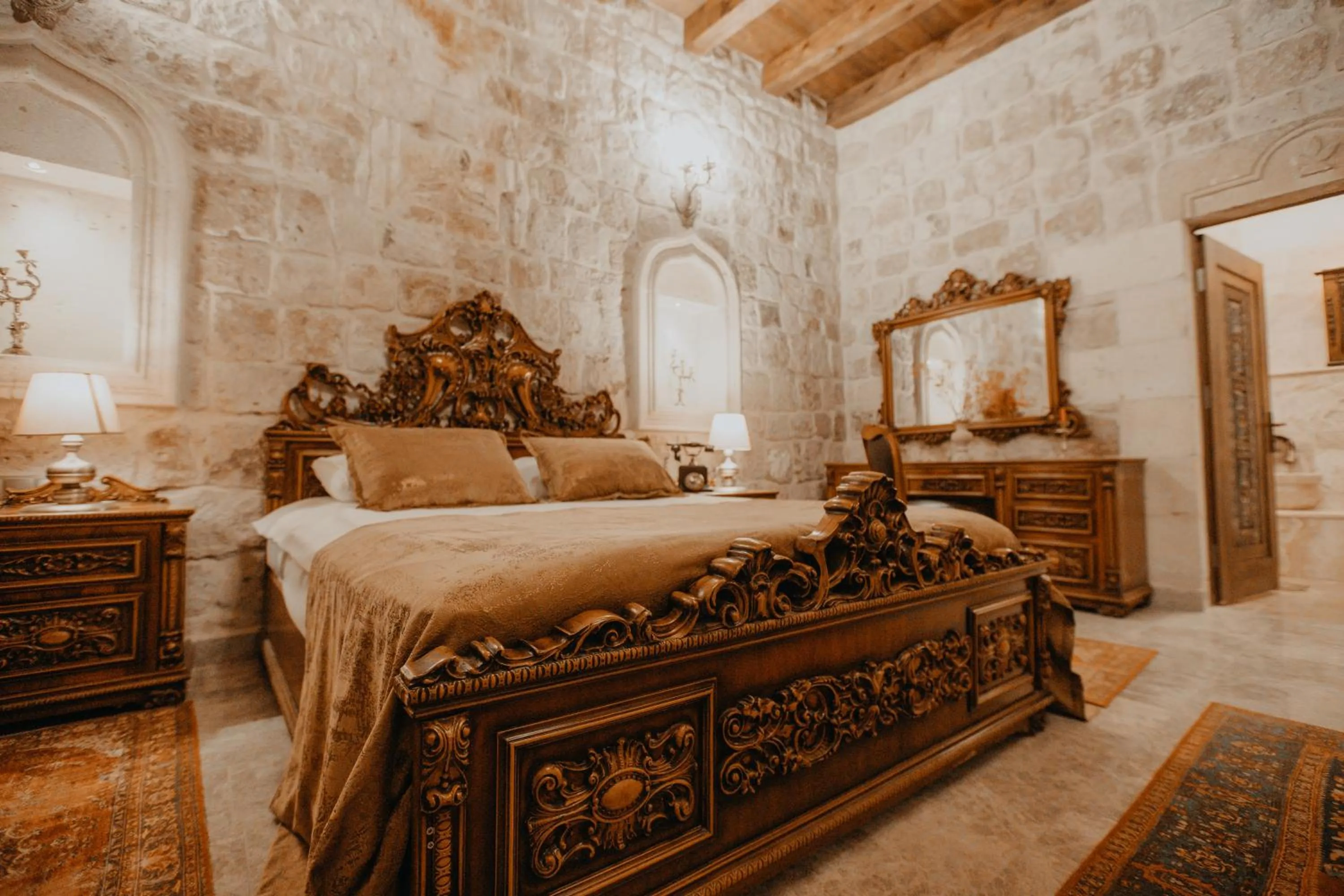Bedroom, Bed in Serenus Cave Suites