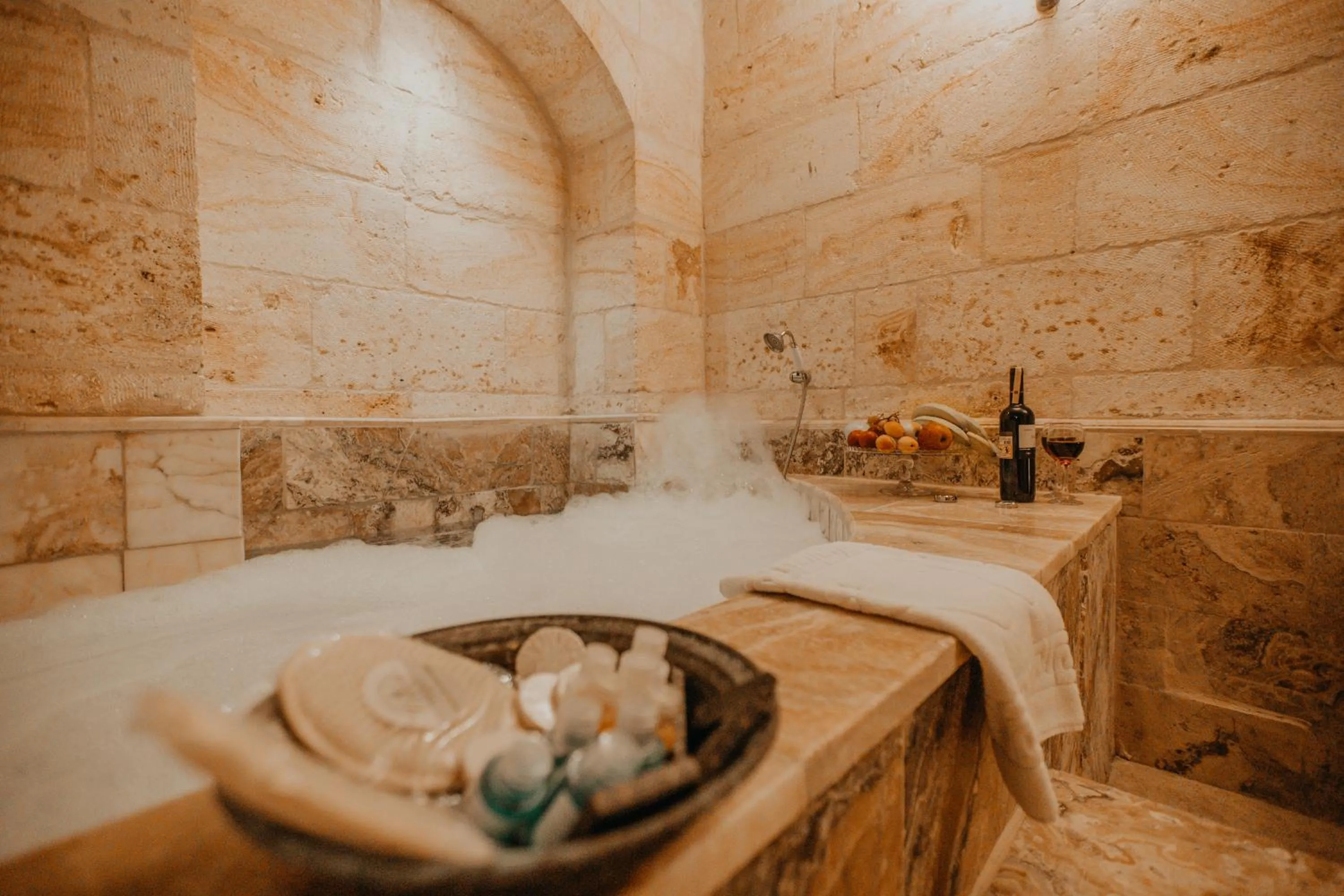 Hot Tub in Serenus Cave Suites