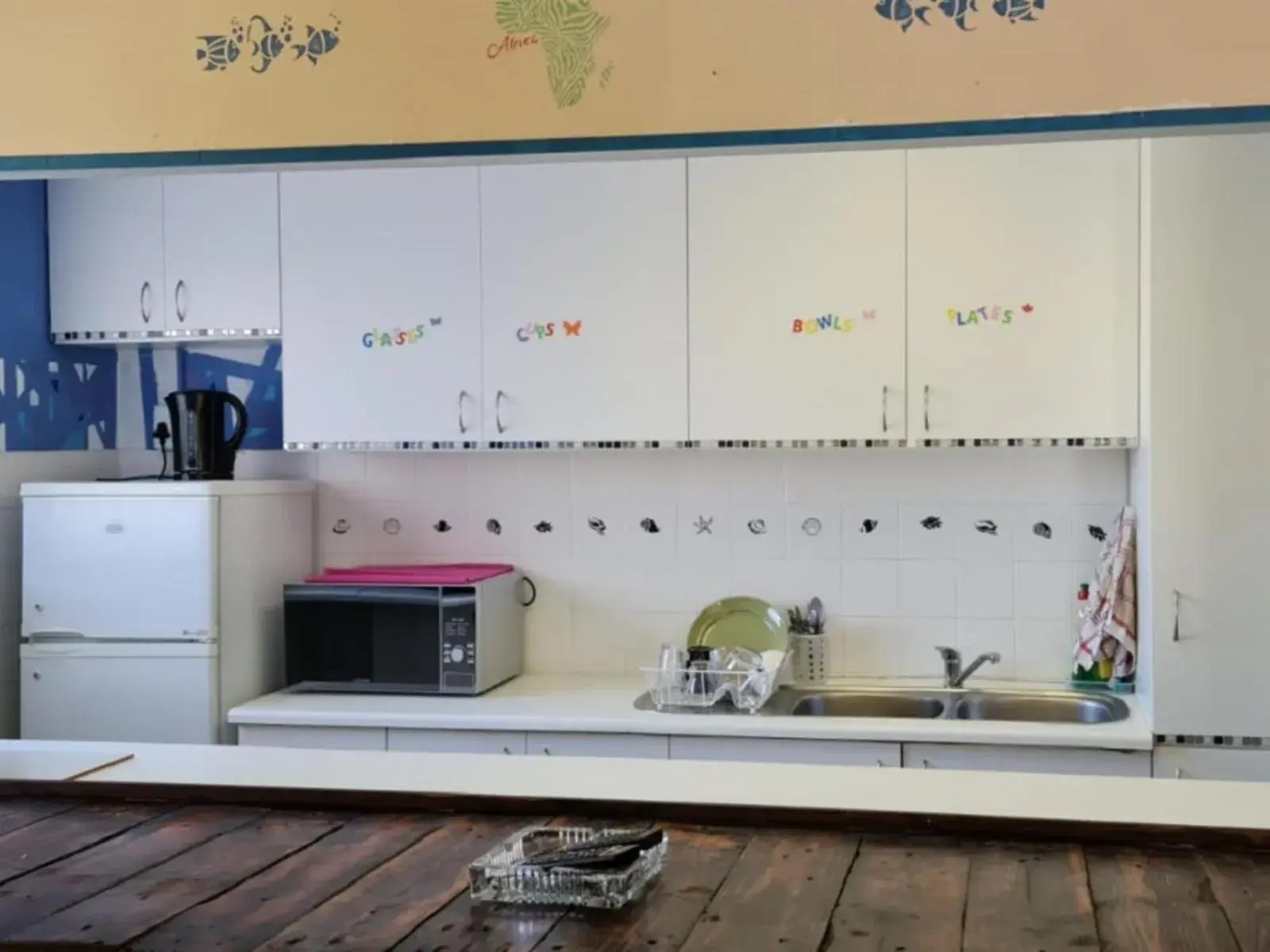 Property building in Sunset beach backpackers Property building in Sunset beach backpackers