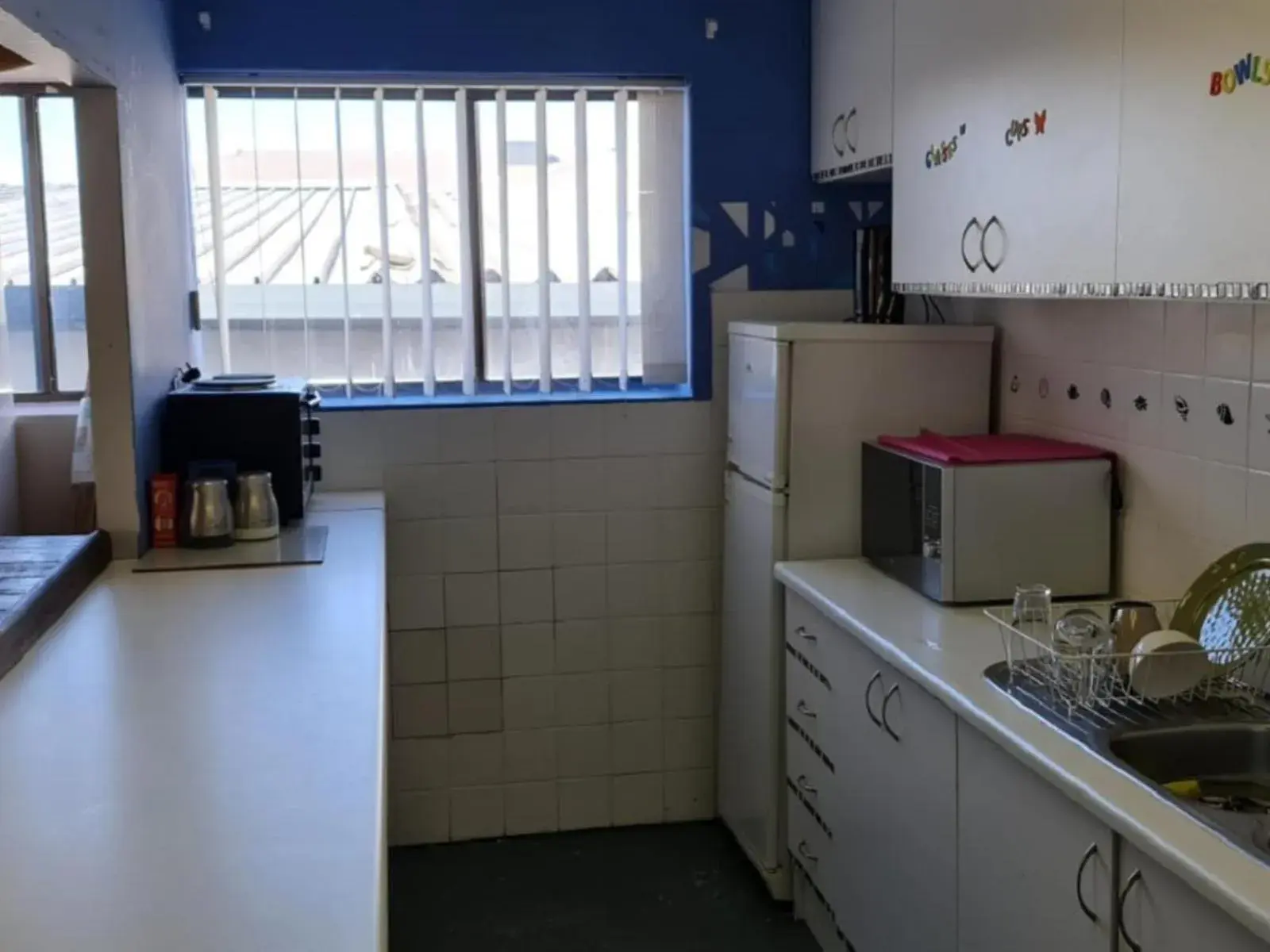 Property building in Sunset beach backpackers Property building in Sunset beach backpackers