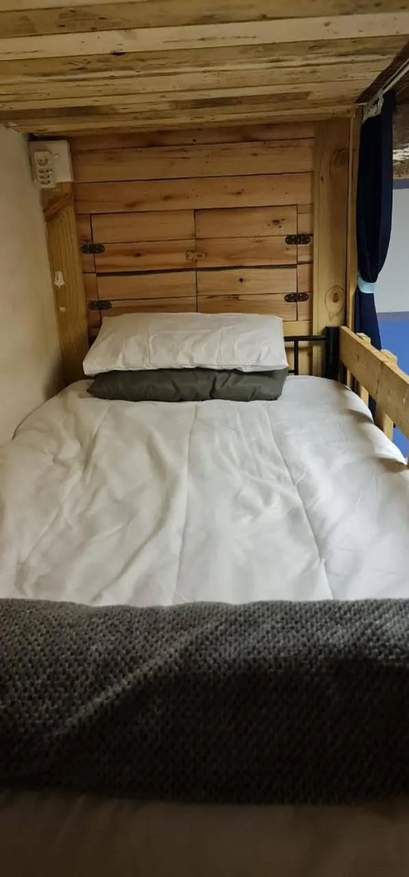 bunk bed, Bed in Sunset beach backpackers