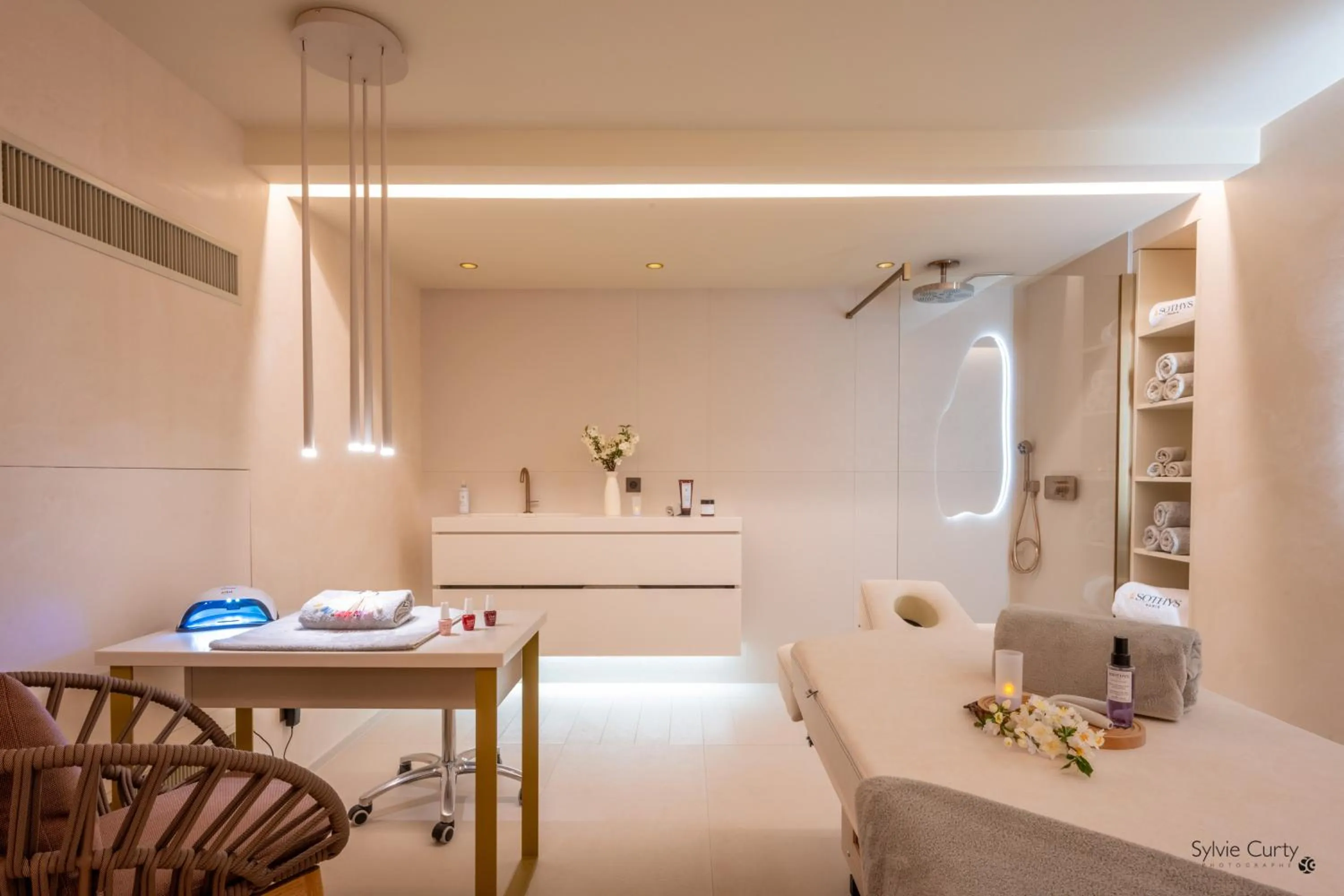 Spa and wellness centre/facilities in Hôtel La Monnaie Arty & Spa