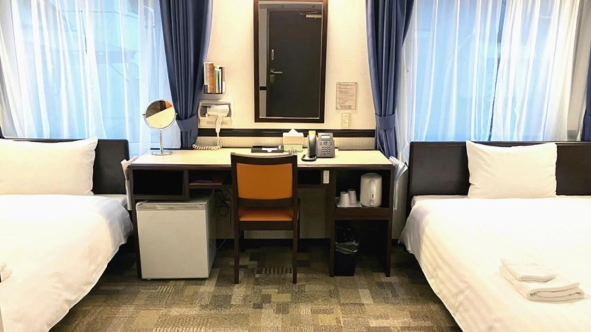 Bedroom, Bed in Toyoko Inn Shin takaoka eki Shinkansen Minami guchi