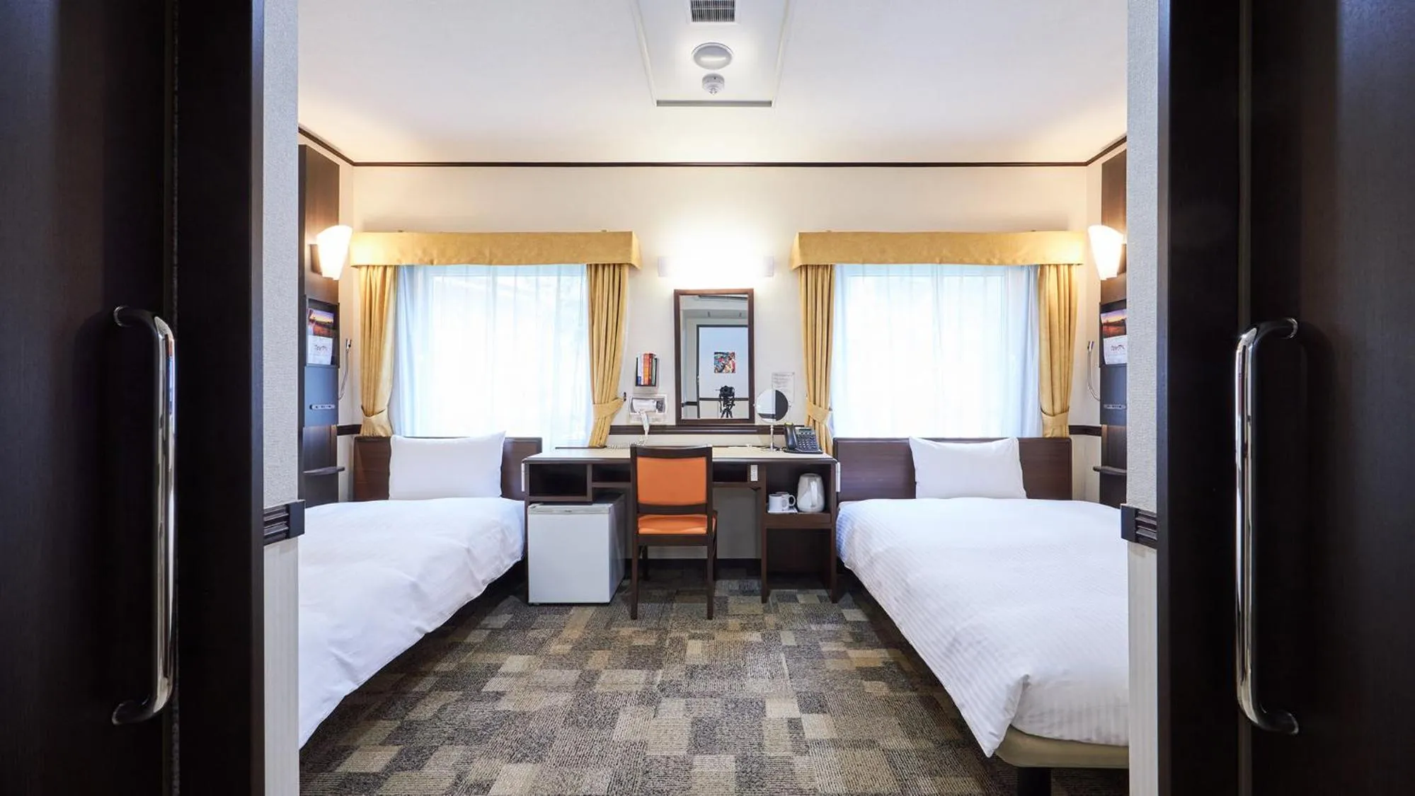 Bedroom, Bed in Toyoko Inn Shin takaoka eki Shinkansen Minami guchi