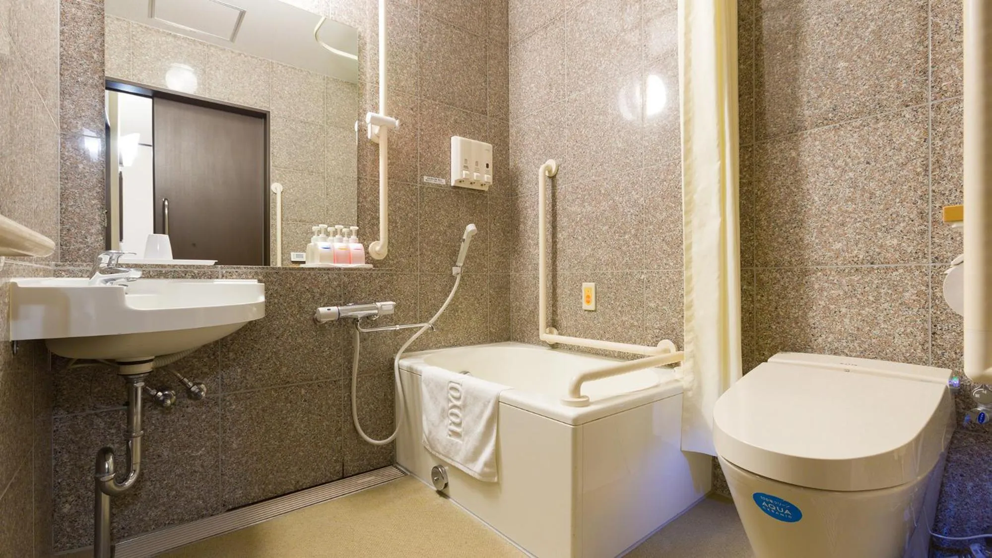 Bathroom in Toyoko Inn Tsu eki Nishi guchi