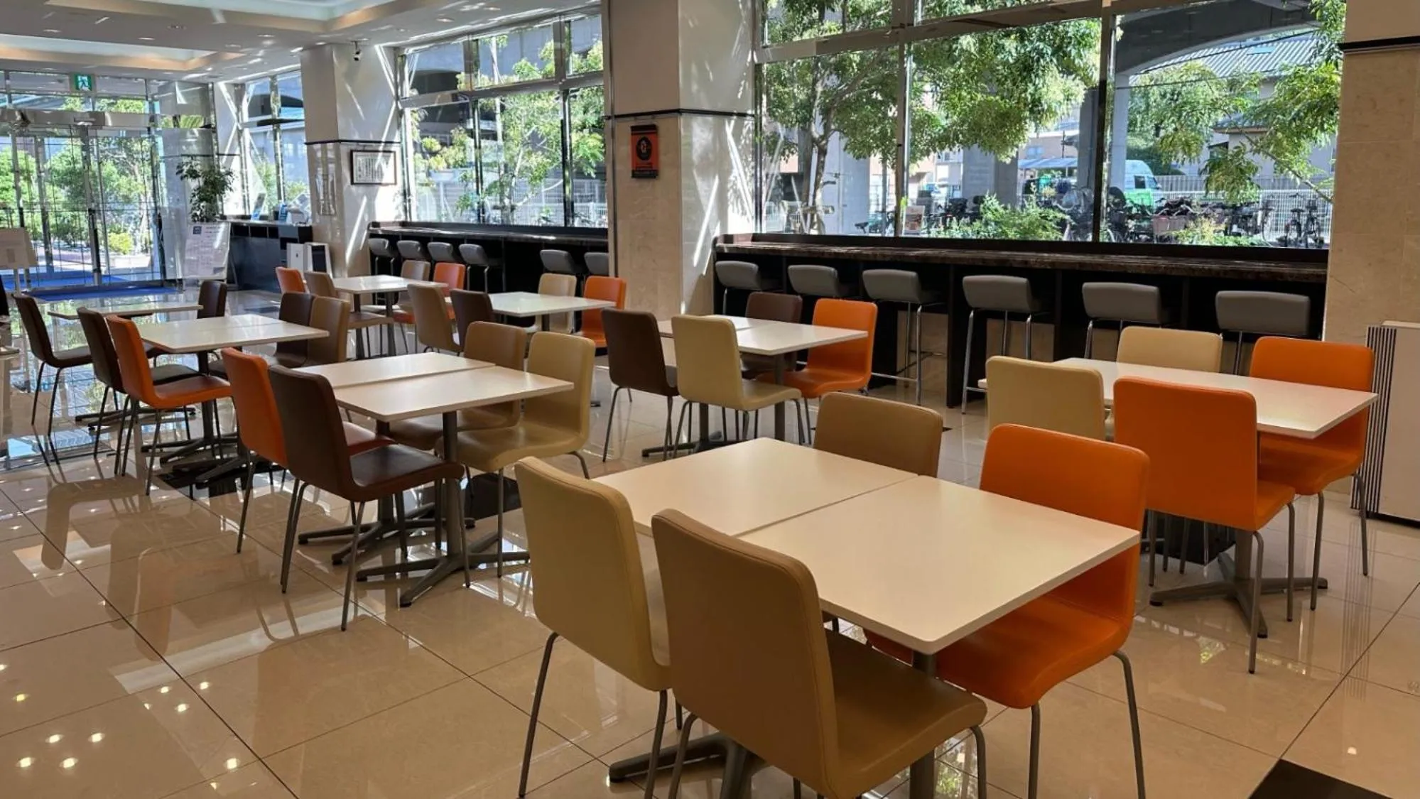 Lounge or bar in Toyoko Inn Tokyo Fuchu Nambu sen Minami tama Ekimae