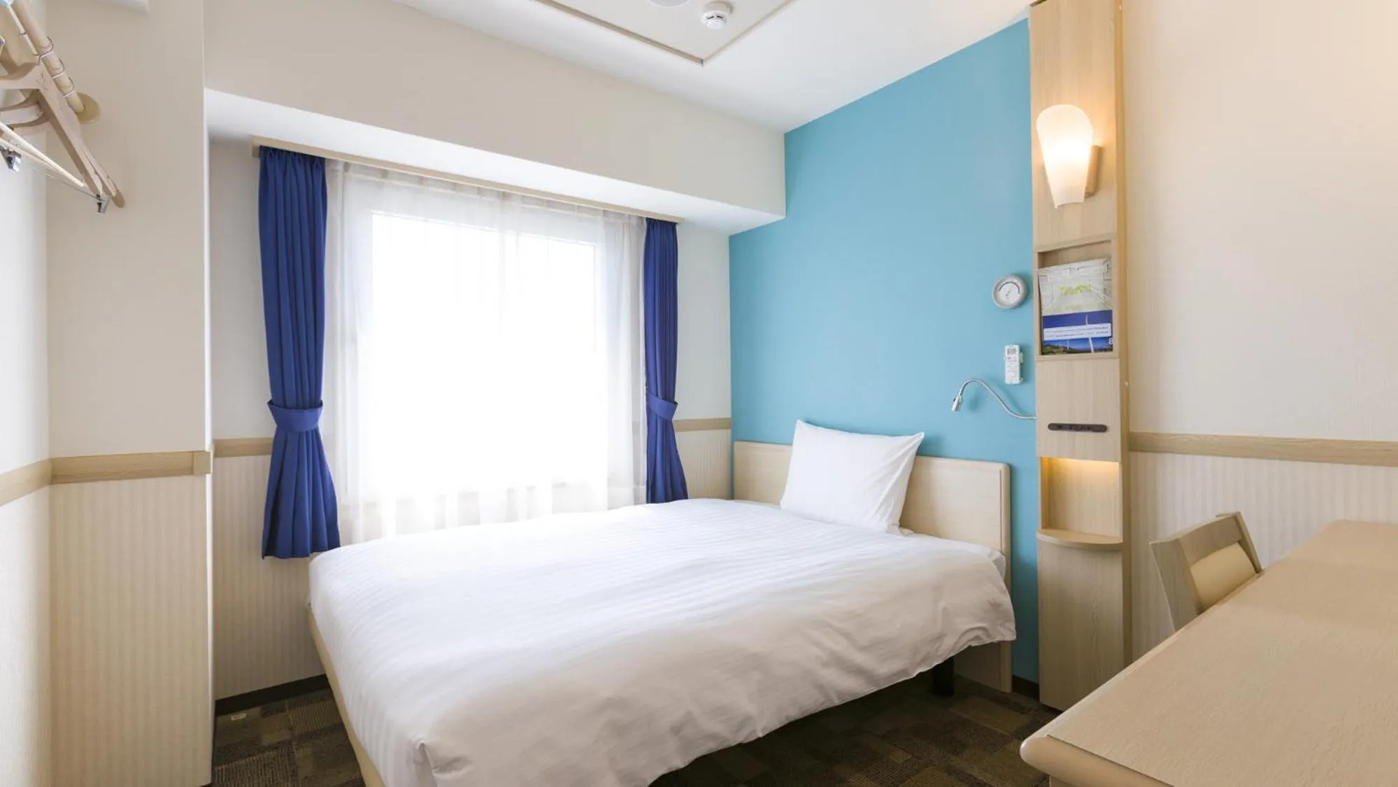 Bedroom, Bed in Toyoko Inn Hokkaido Shin Hakodate Hokuto eki Minami guchi