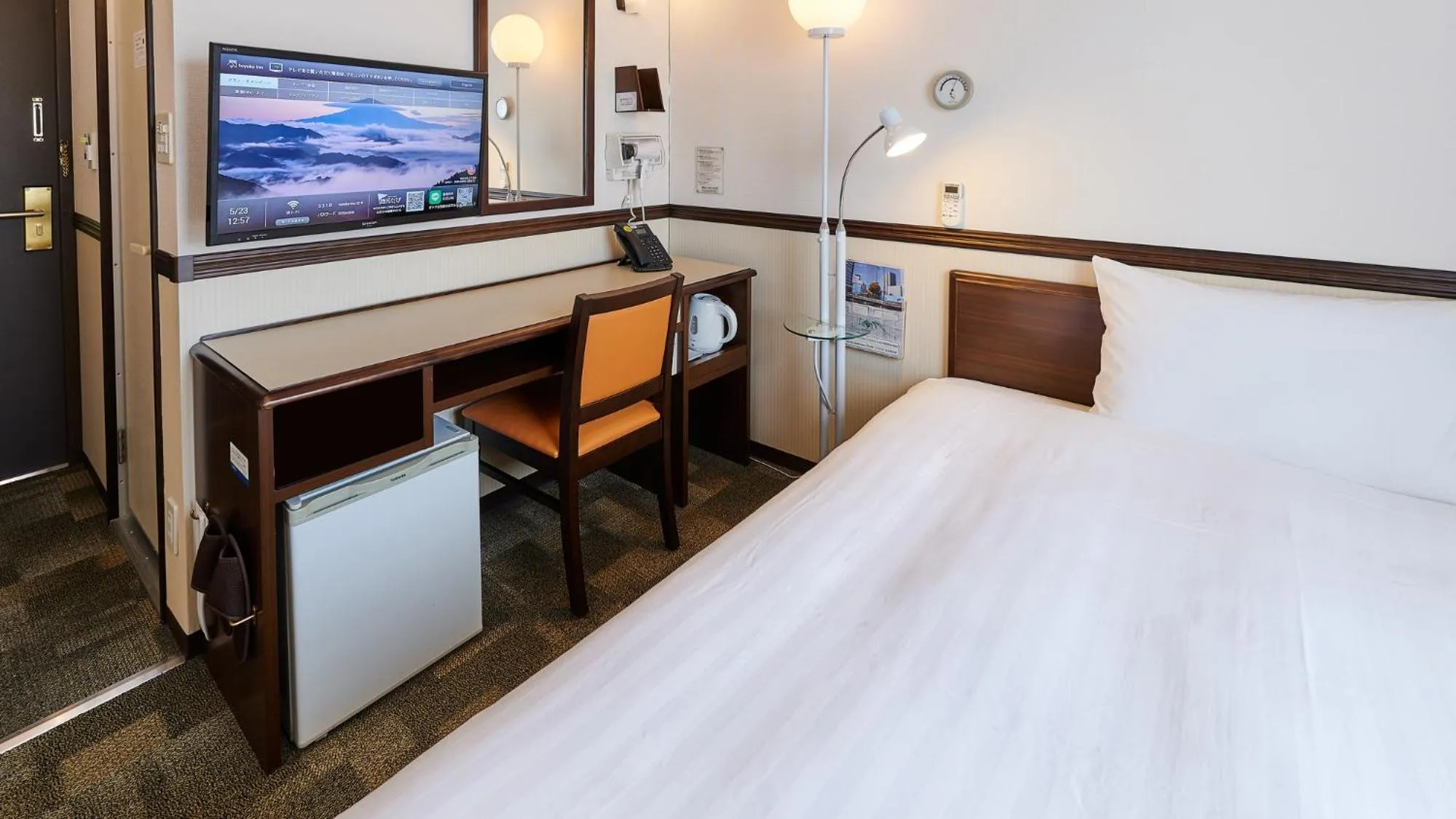 Bedroom, Bed in Toyoko Inn Fukuyama-eki Shinkansen Minami-guchi