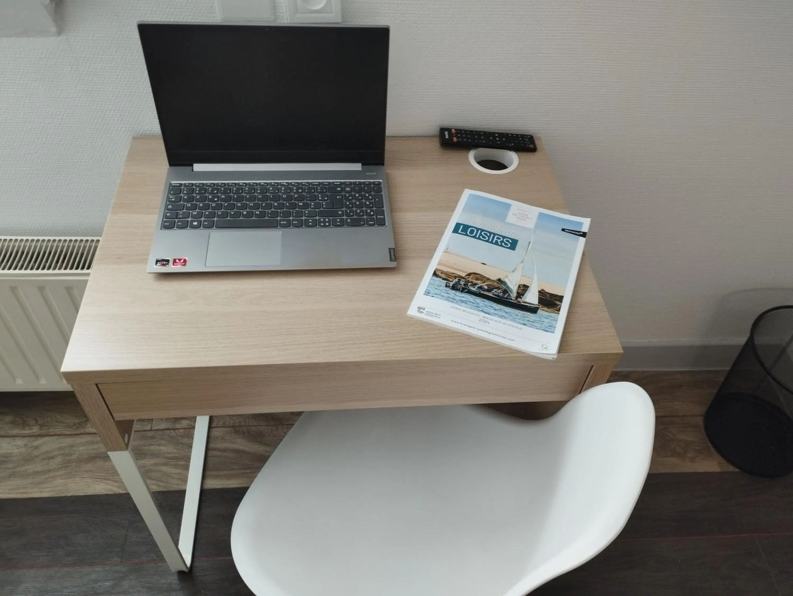 Bedroom in Brit Hotel L'Arrivée Guingamp