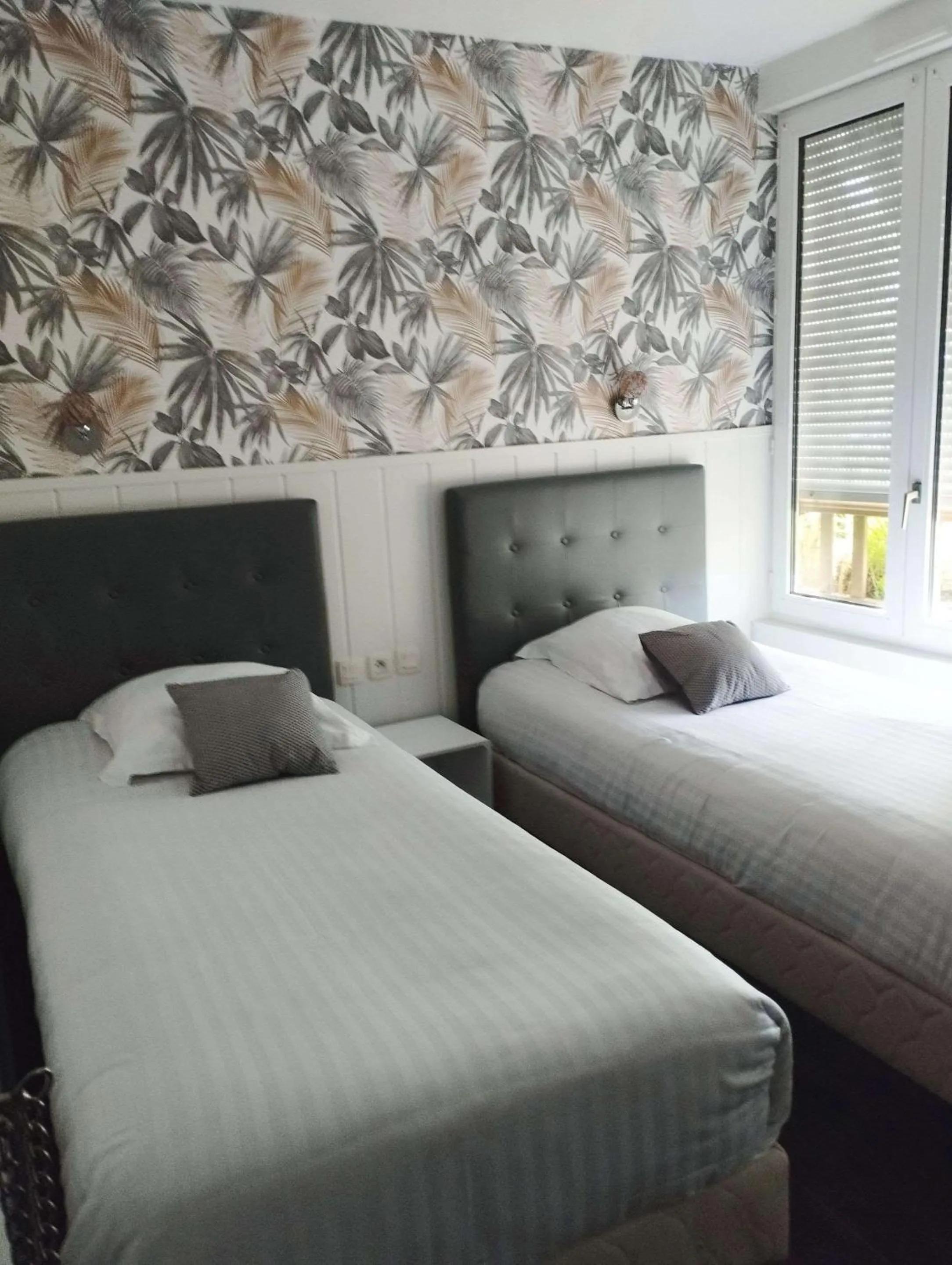 Bed in Brit Hotel L'Arrivée Guingamp