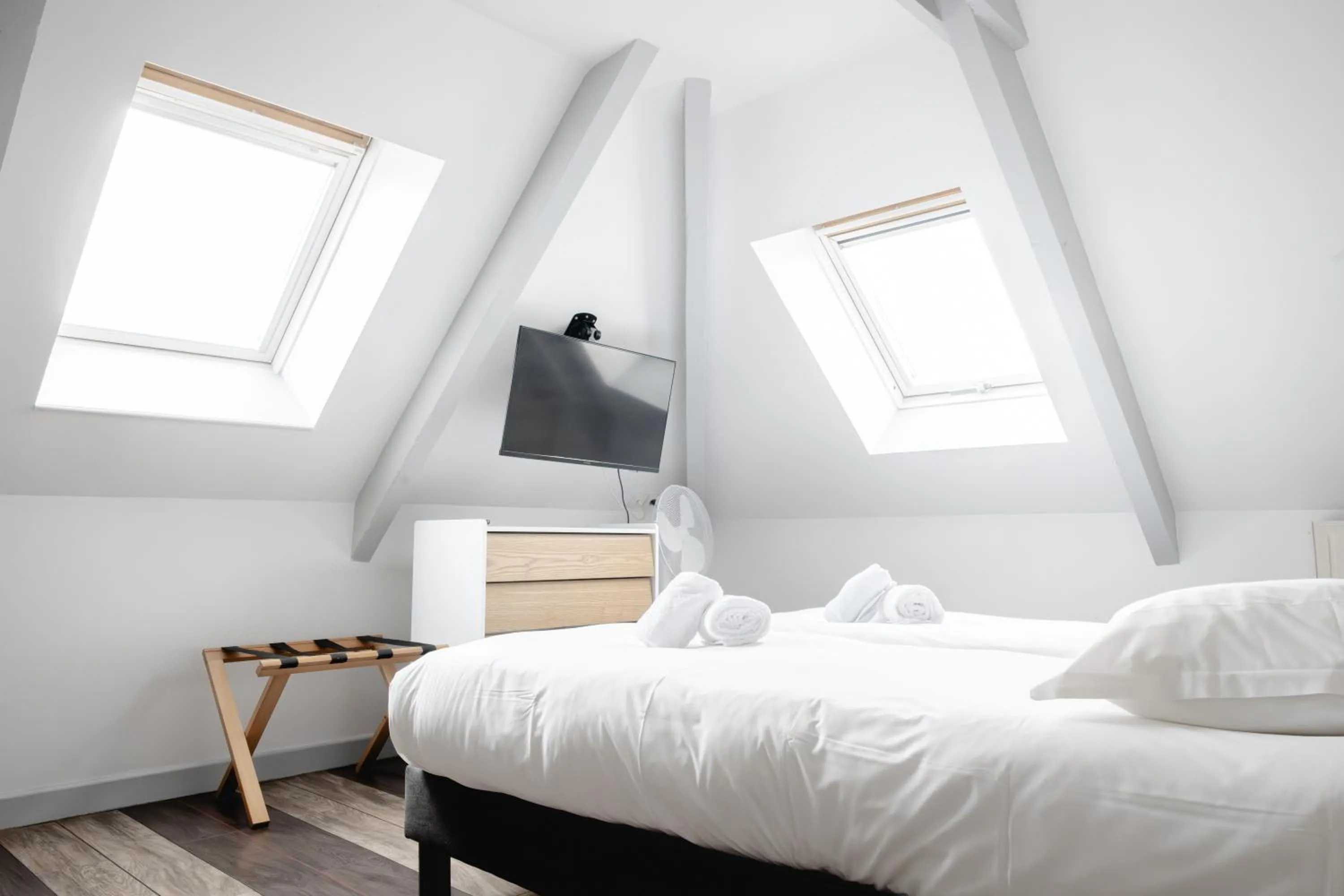 Bedroom, Bed in Brit Hotel L'Arrivée Guingamp