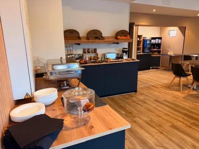 Continental breakfast in Brit Hotel L'Arrivée Guingamp