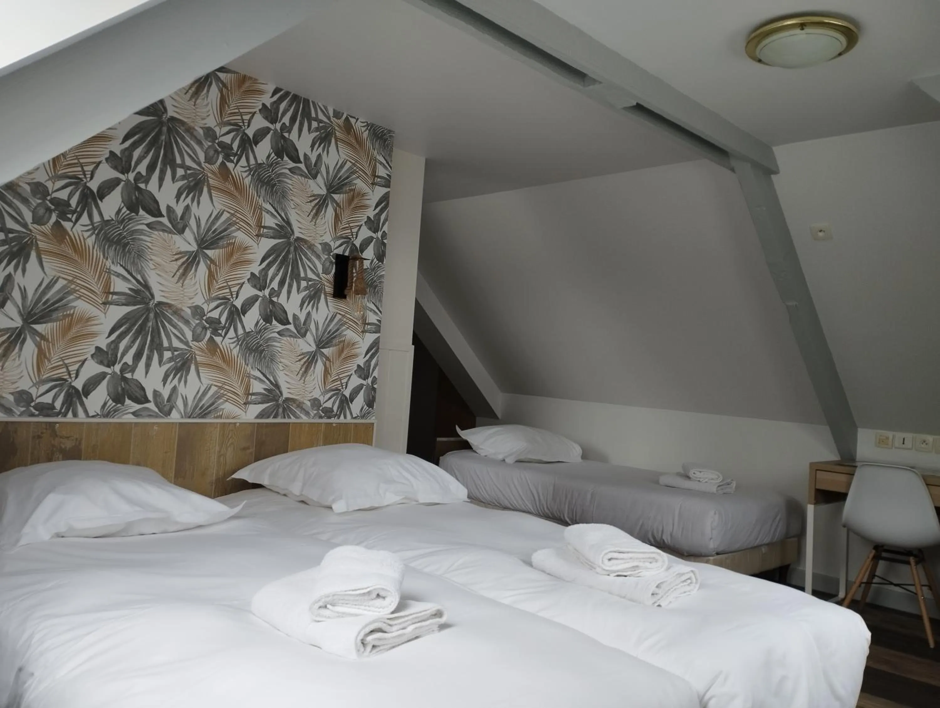 Bed in Brit Hotel L'Arrivée Guingamp