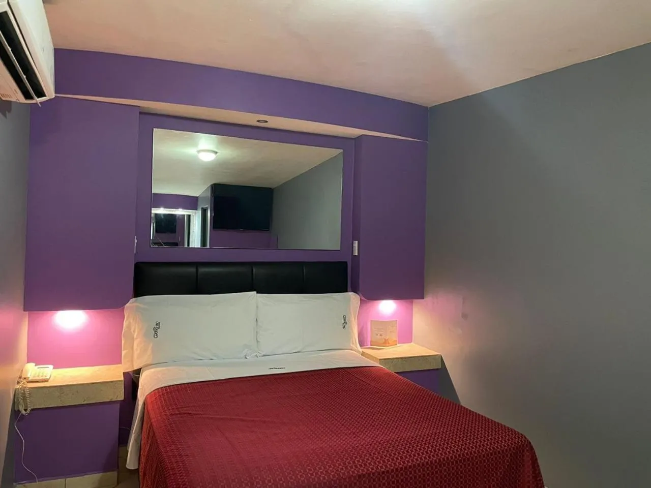 Bed in Motel Las Dunas