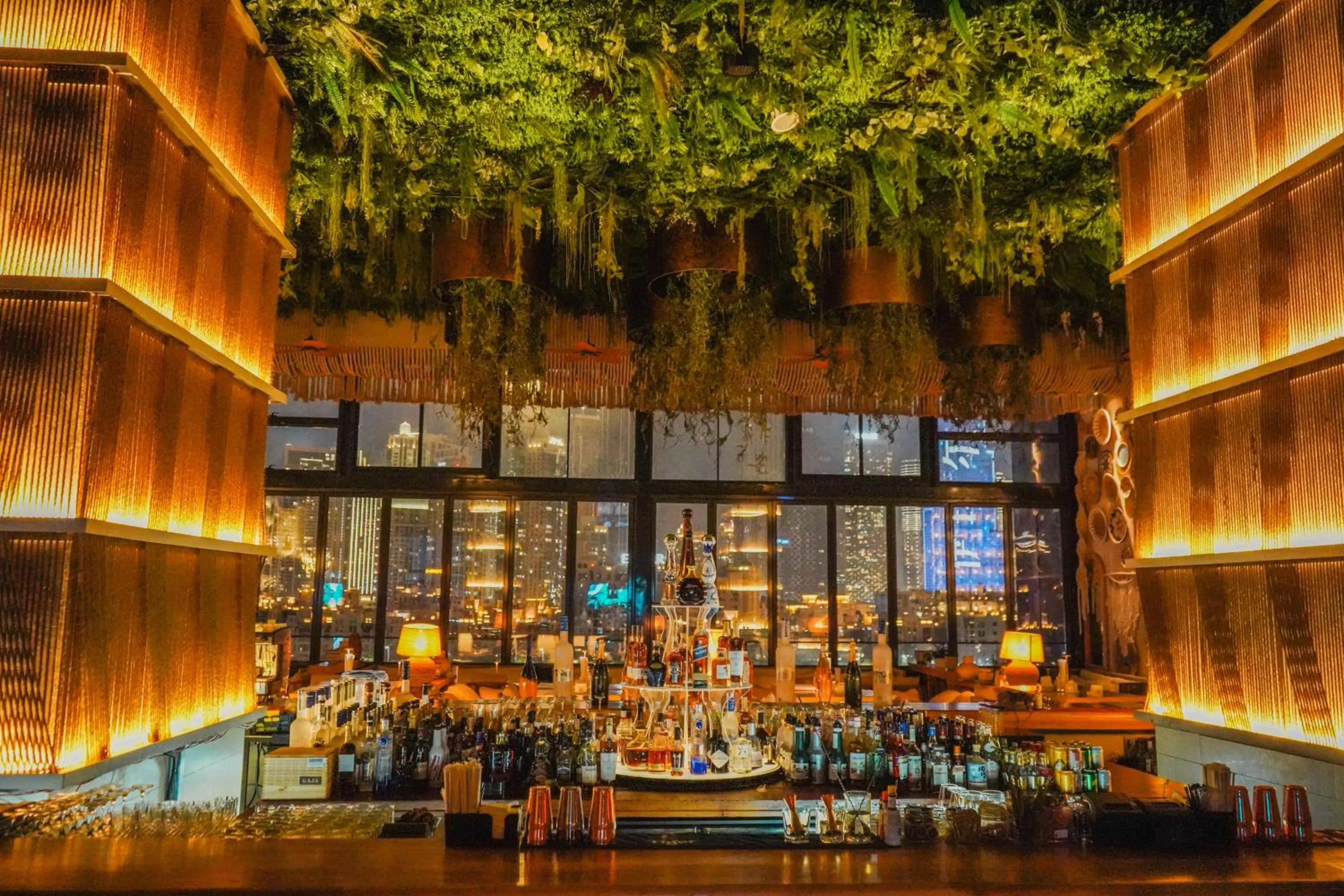 Nightclub / DJ in Ramee Dream Hotel Downtown