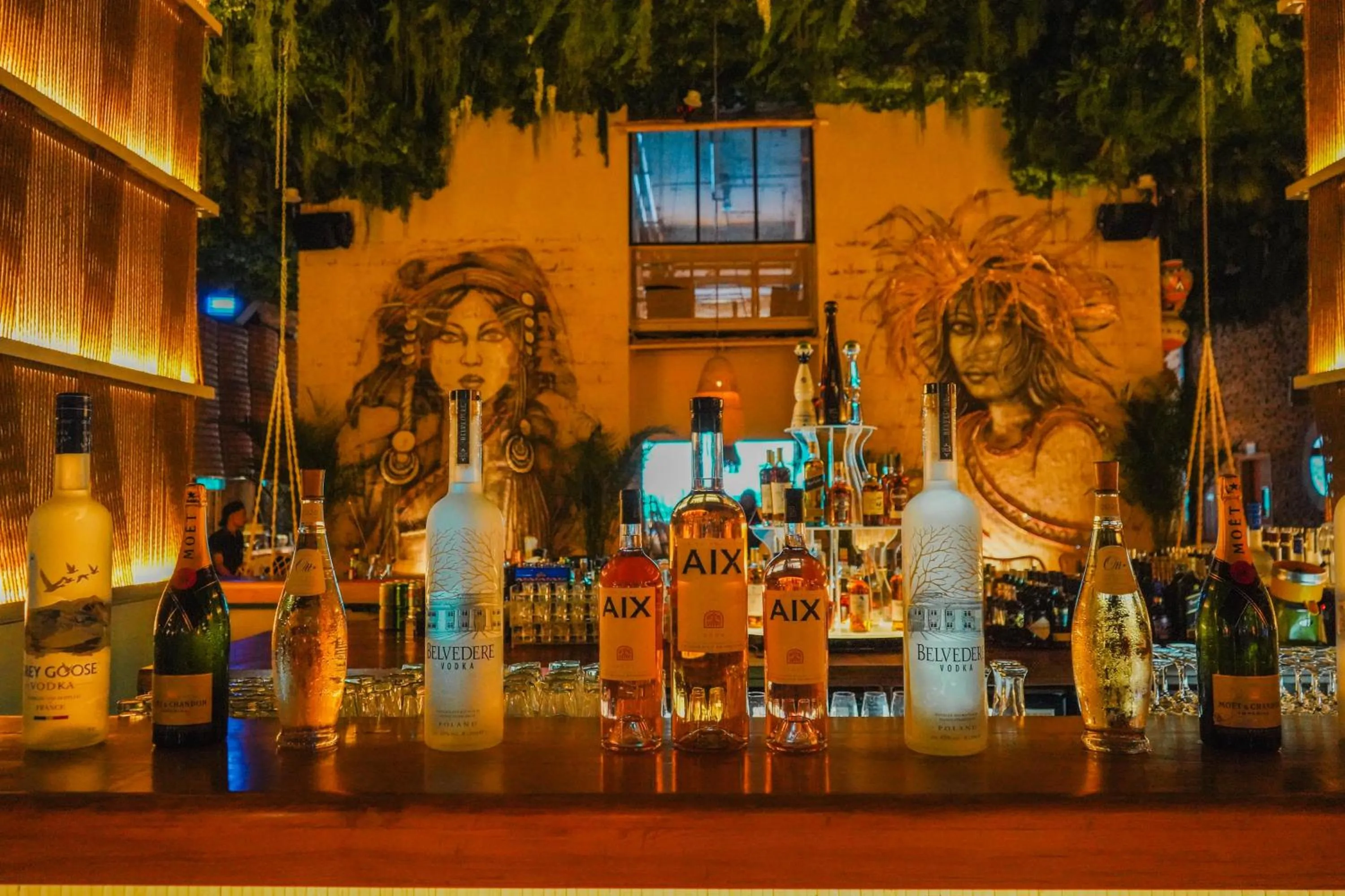 Nightclub / DJ in Ramee Dream Hotel Downtown