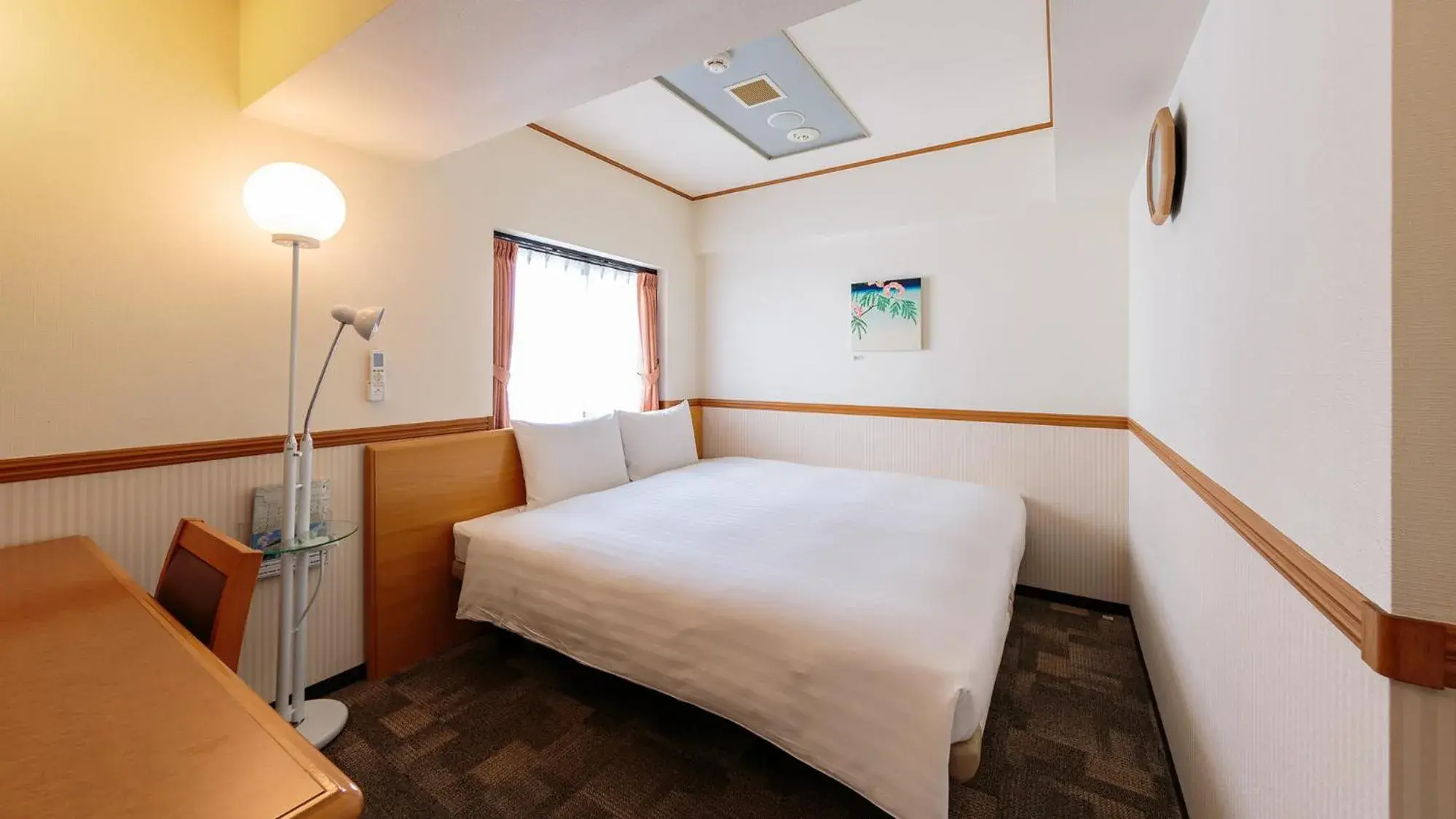 King Room - single occupancy - Smoking in Toyoko Inn Gumma Ota eki Minami guchi King Room - single occupancy - Smoking in Toyoko Inn Gumma Ota eki Minami guchi