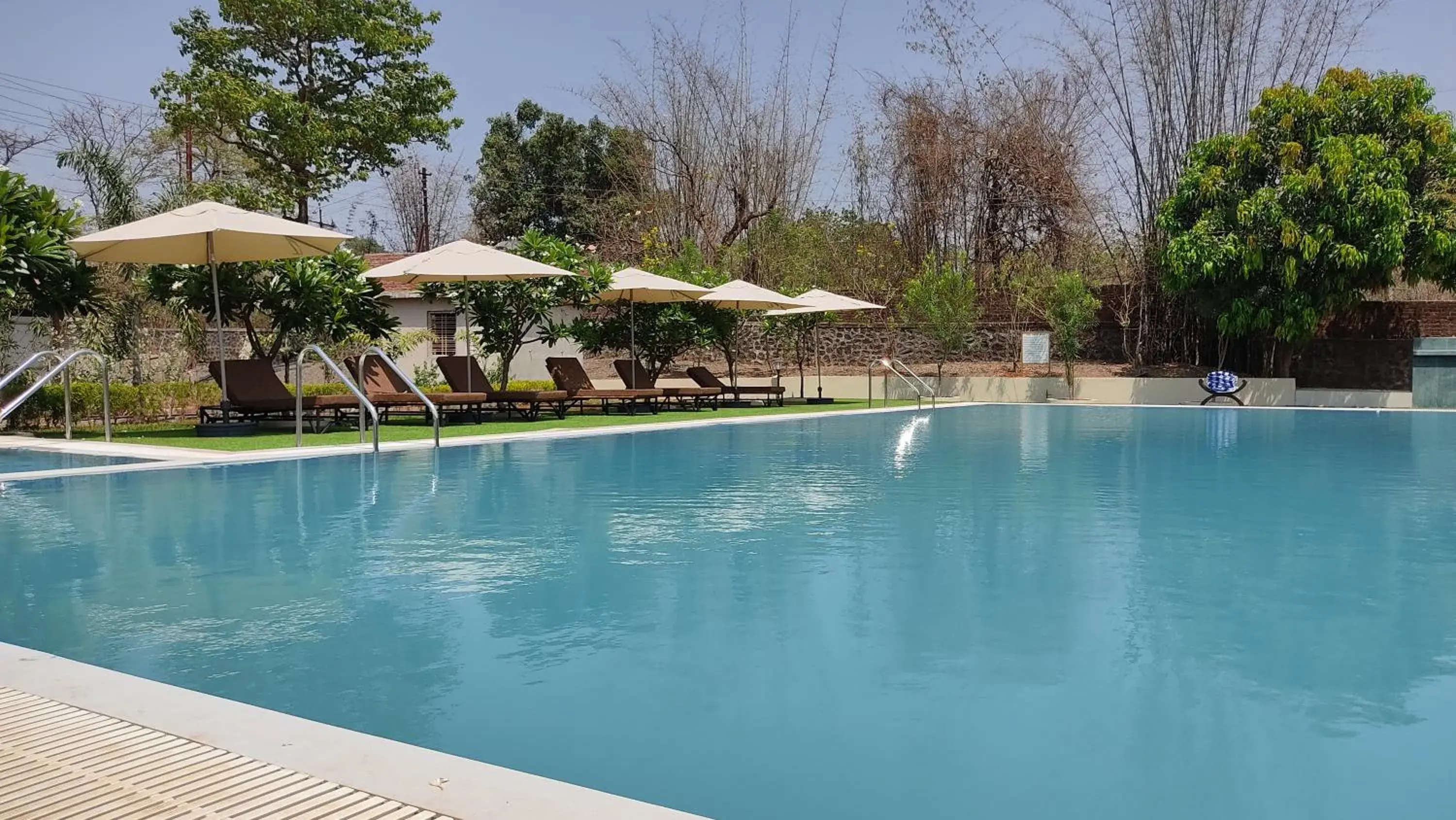 Swimming pool in juSTa Rudra Resort & Spa Swimming pool in juSTa Rudra Resort & Spa