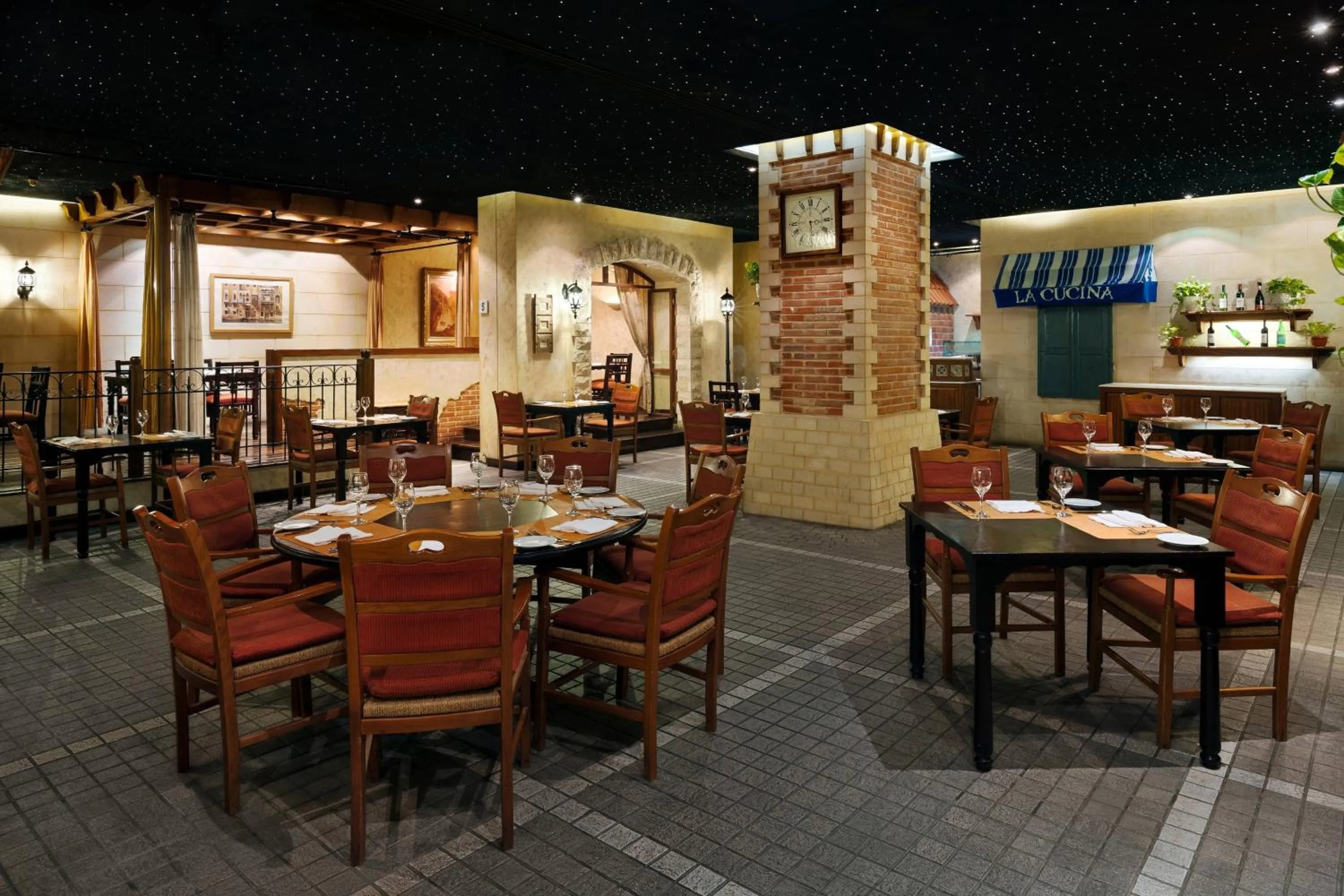 Restaurant/places to eat in Sheraton Riyadh Hotel & Towers