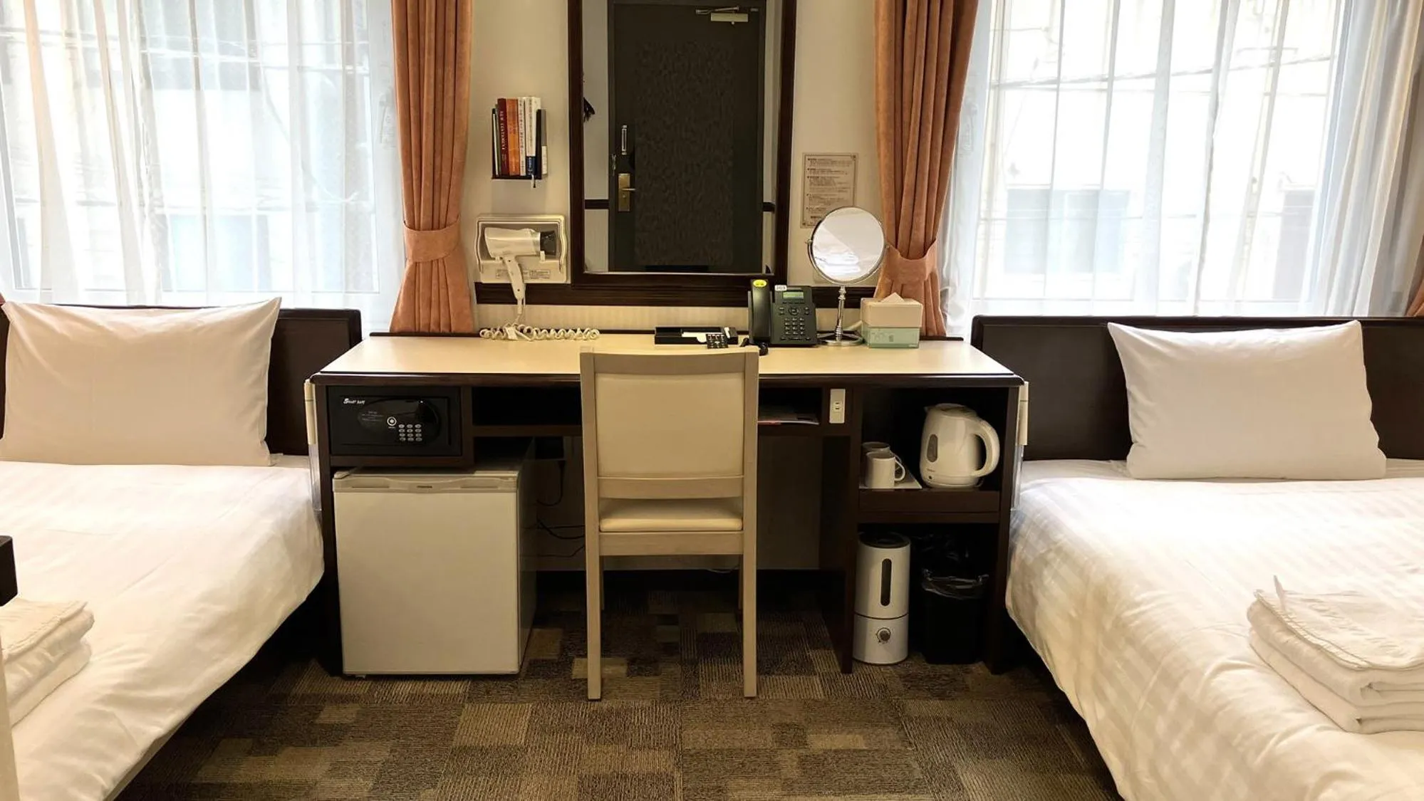 Bedroom, Bed in Toyoko Inn Tokyo Shinagawa Hatanodai eki Minami guchi