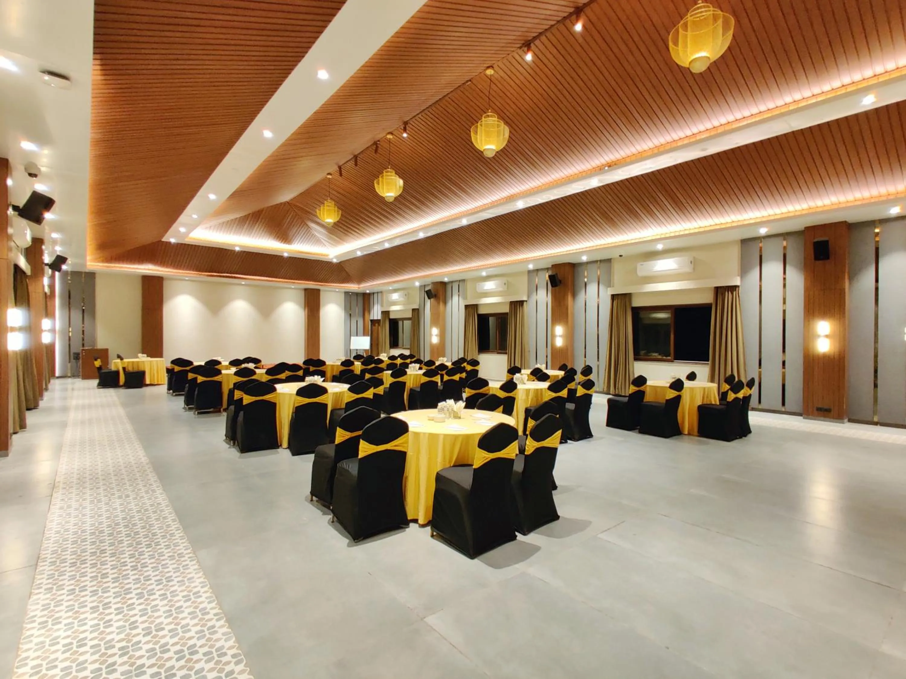 Property building in Mastiff Grand La Villae