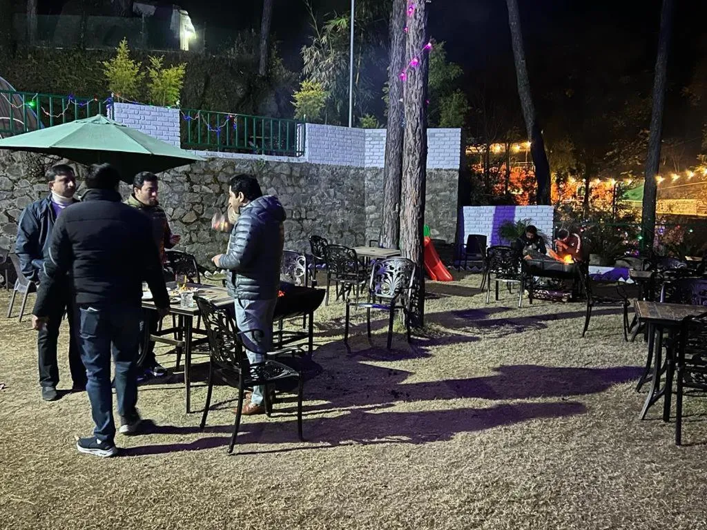 Night in Pineland Resorts & Chalets Kasauli