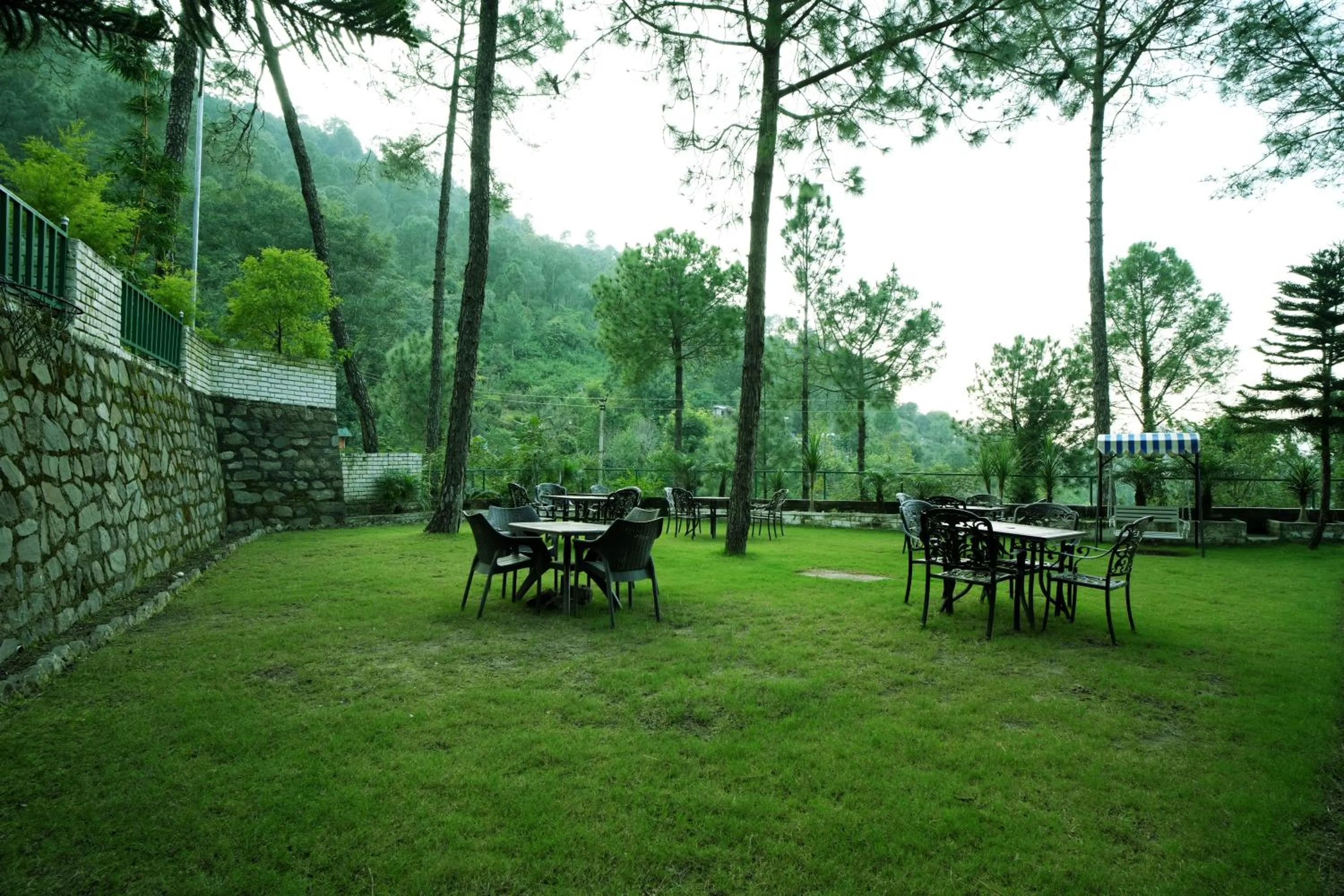 Garden view in Pineland Resorts & Chalets Kasauli