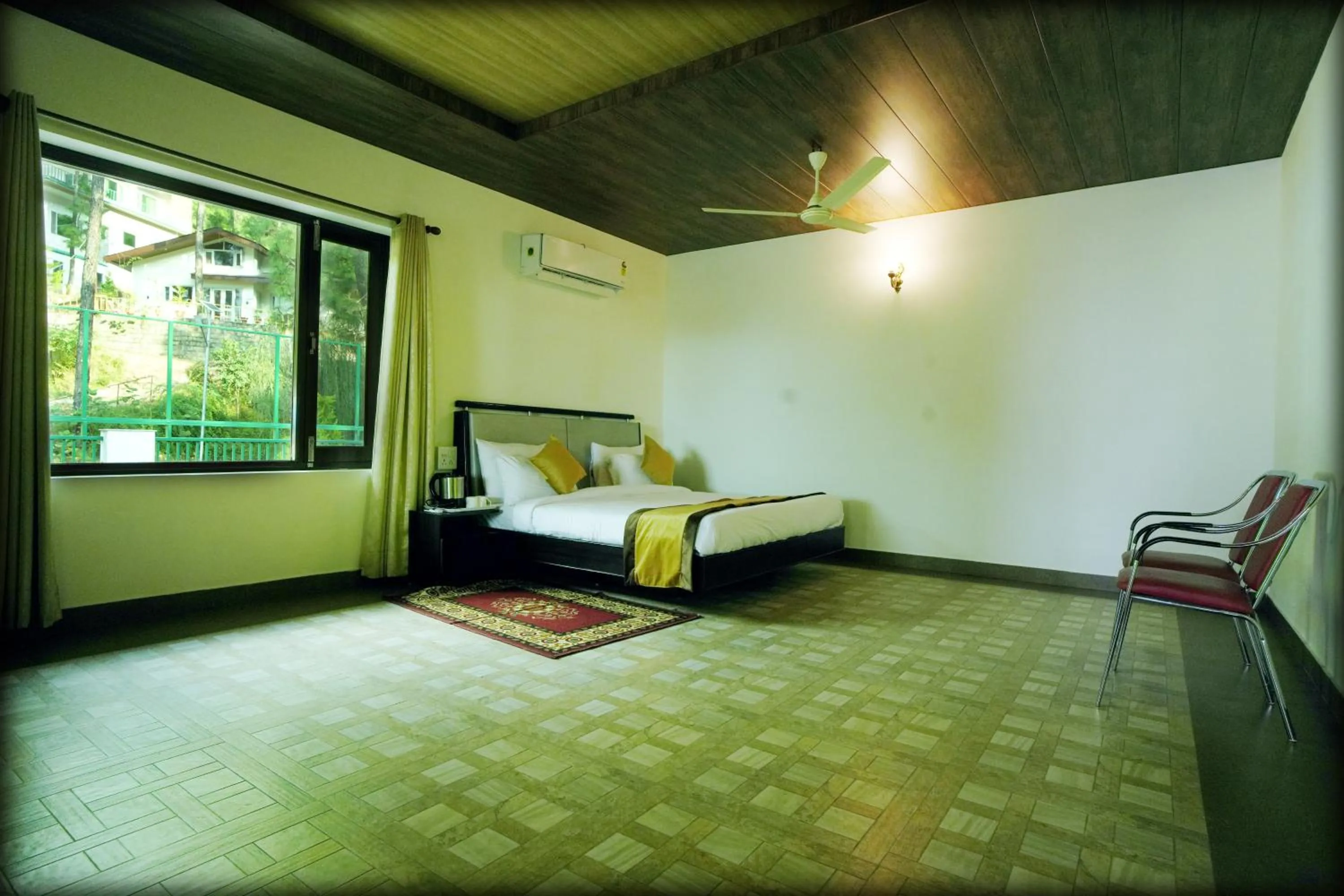 Photo of the whole room, Bed in Pineland Resorts & Chalets Kasauli