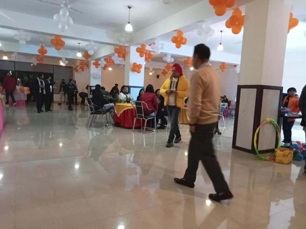 group of guests in Pineland Resorts & Chalets Kasauli