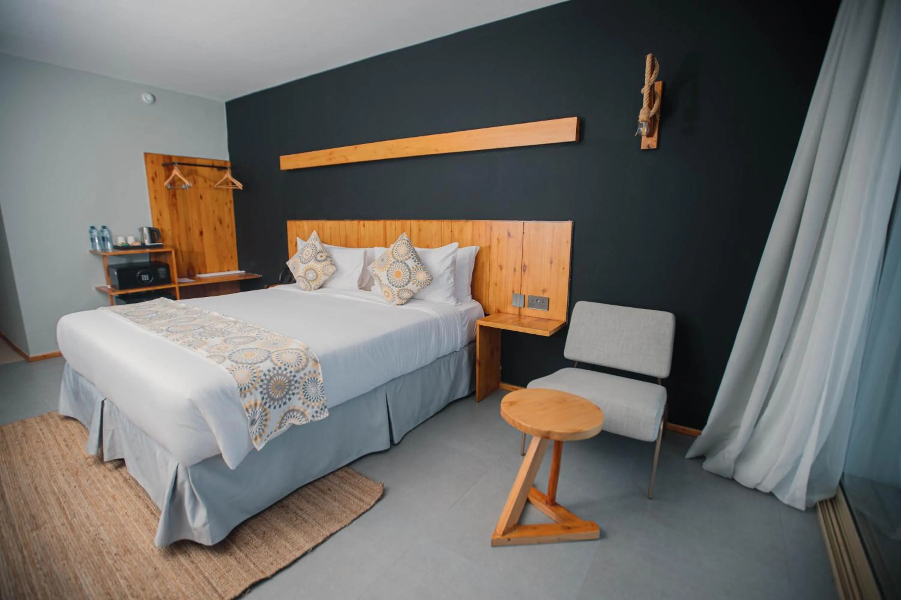 Bedroom, Bed in Giraffe Beach Hotel