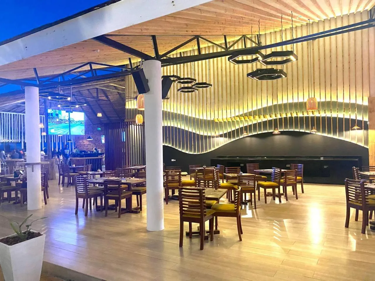 Restaurant/places to eat in Giraffe Beach Hotel