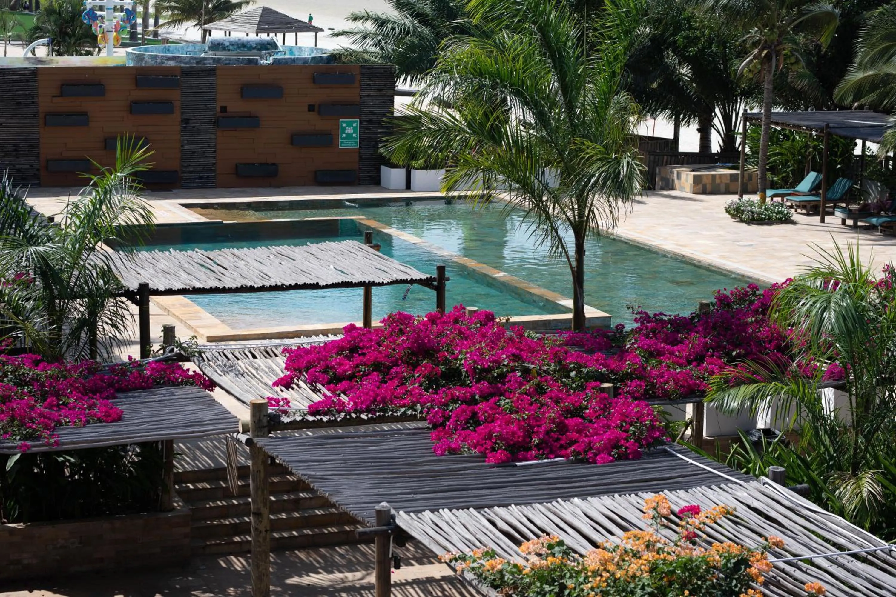 Pool view in Giraffe Beach Hotel